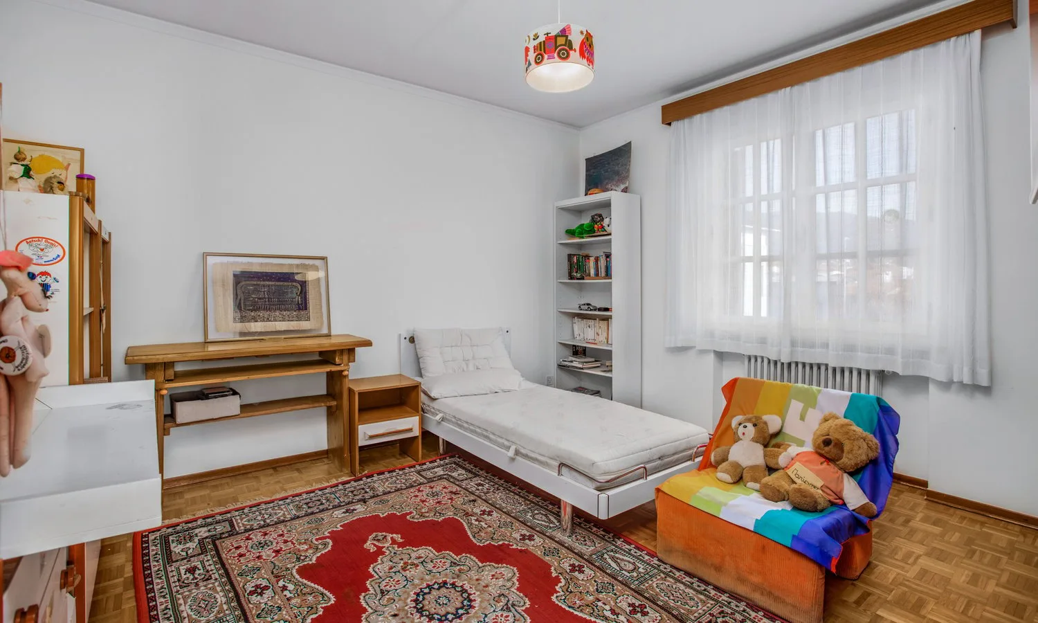 BRIGHT VILLA 4.5 WITH SWIMMING POOL AND LARGE LAND IN COLDRERIO