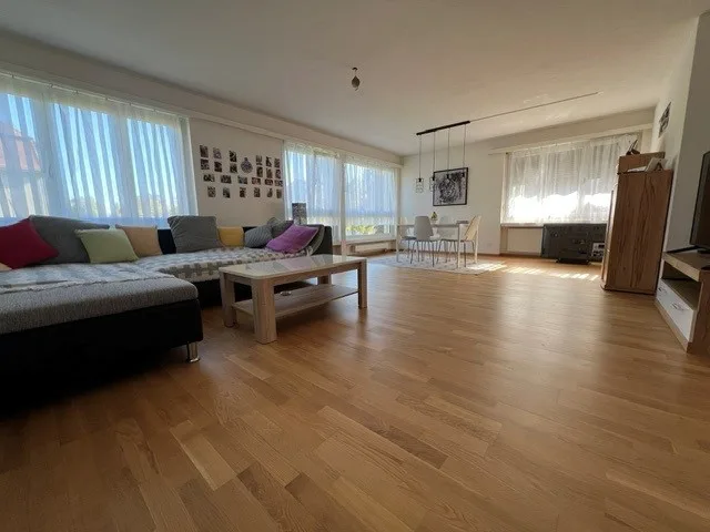 3.5 Zimmer-Wohnung im 1. OG mit Balkon