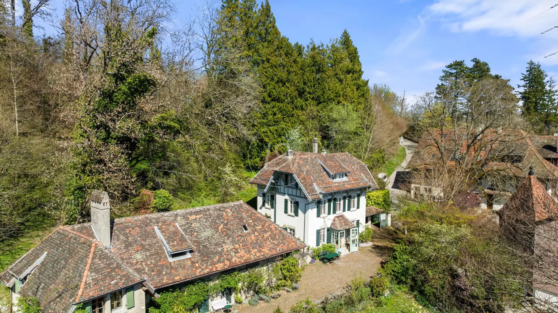 Essertine-sur-Rolle - Characterful manor house with Outbuilding and view of Lake Geneva