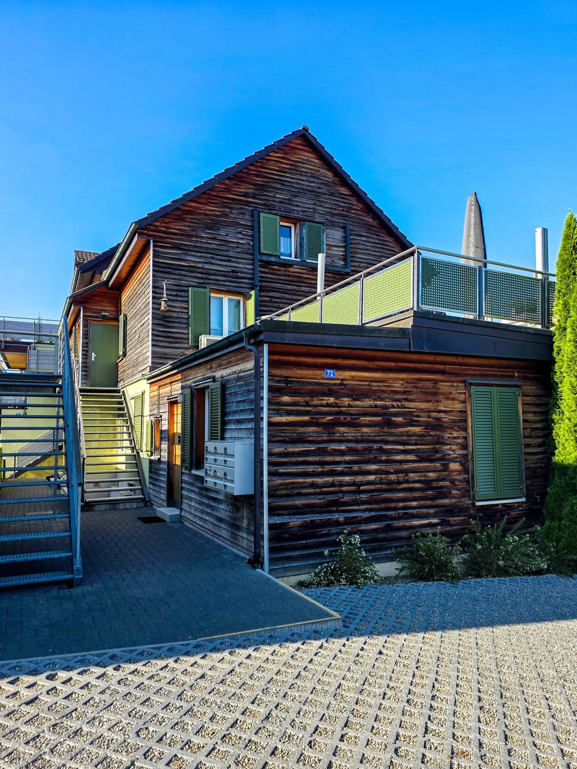 Wohnen mit Charakter – 6.5-Zimmer-Maisonette mit grosser Terrasse