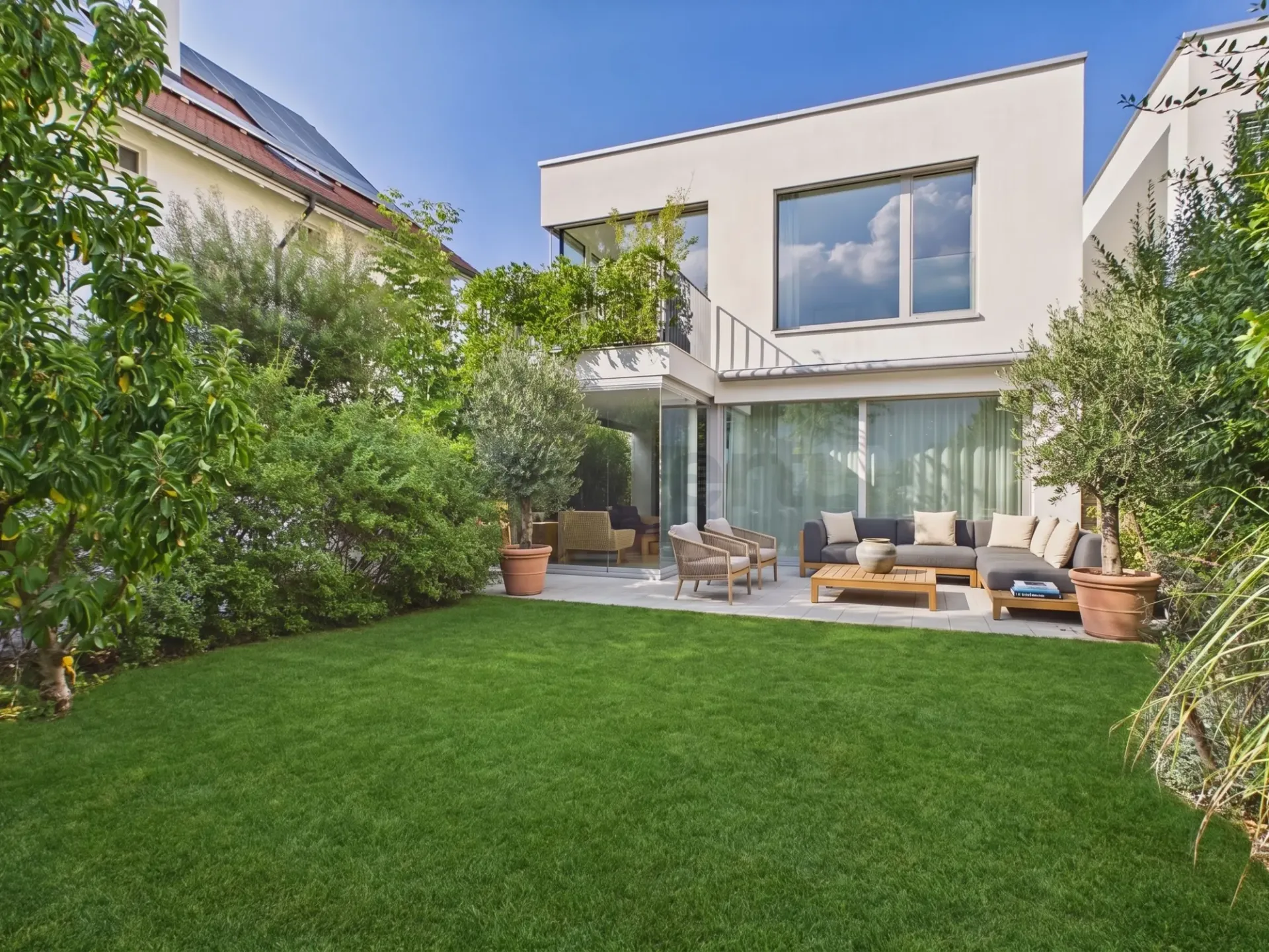 Exclusive new-build single-family house in the best location of Binningen