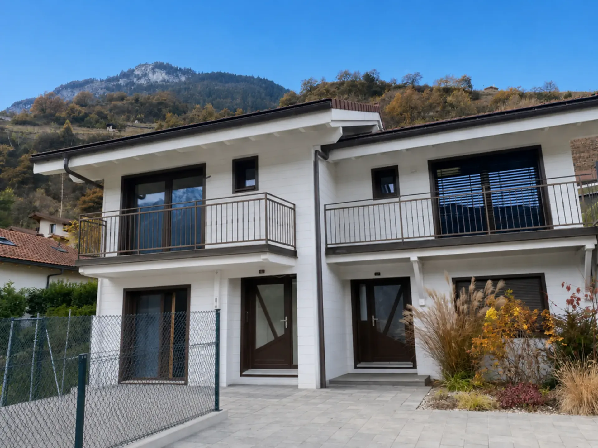 Standing - Triplex neu mit Terrasse und Parkplätzen - Minergie-Label