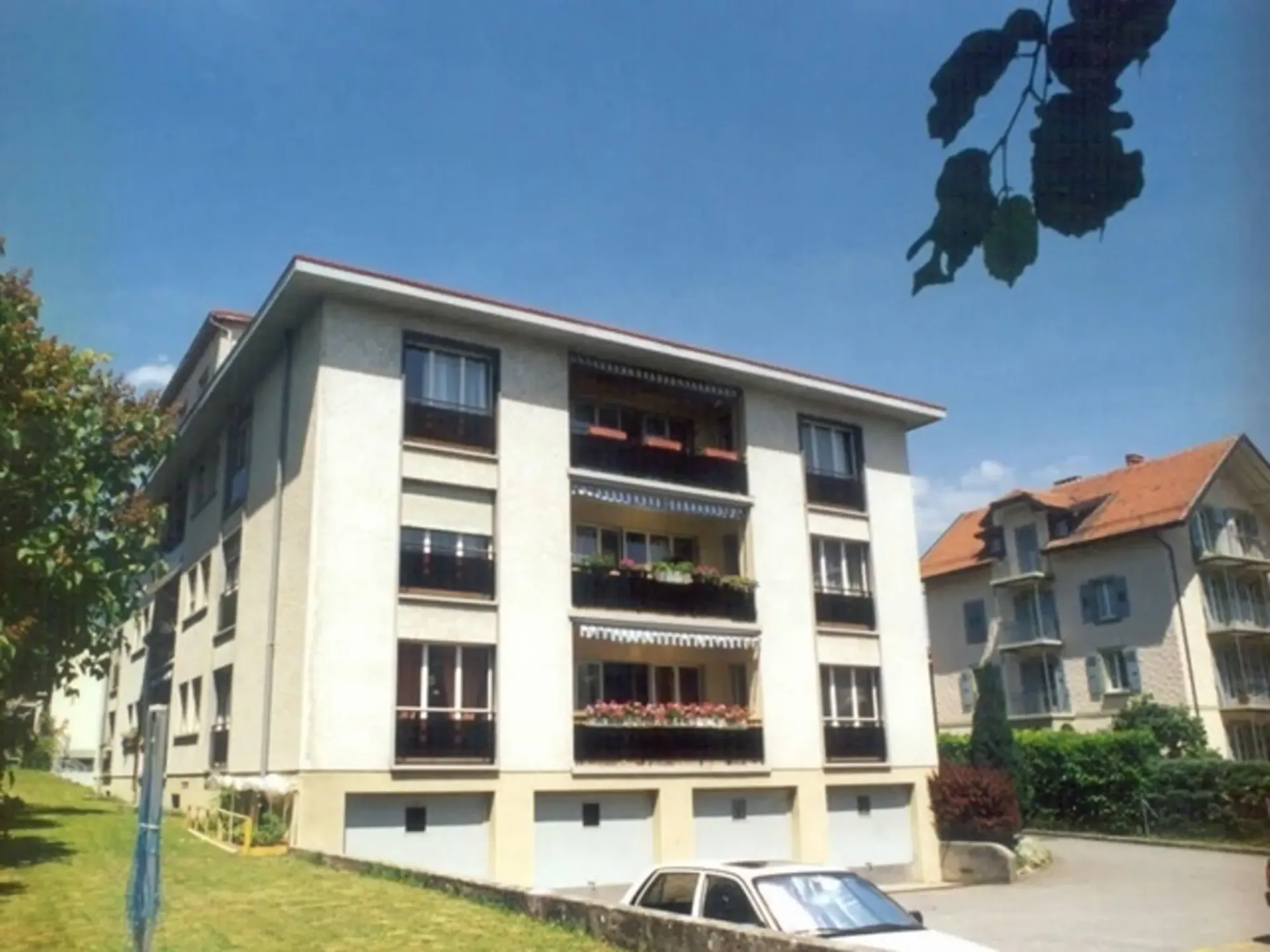 Wohnung mit 4,5 Zimmern im oberen Erdgeschoss