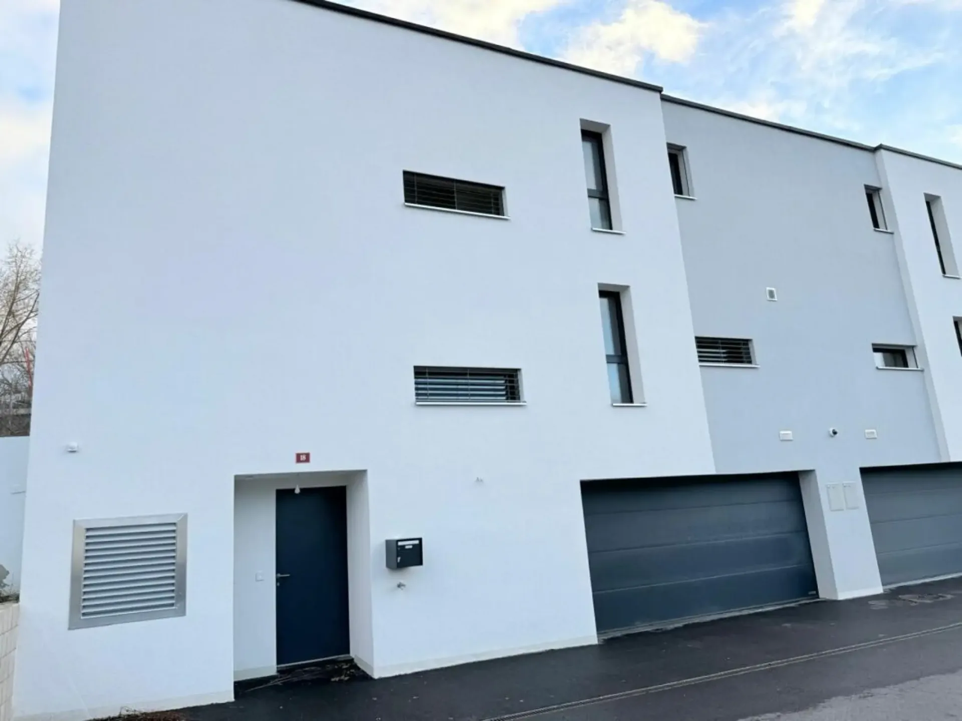 Schöne Doppelhaushälfte mit 5.5 Zimmern zur Miete