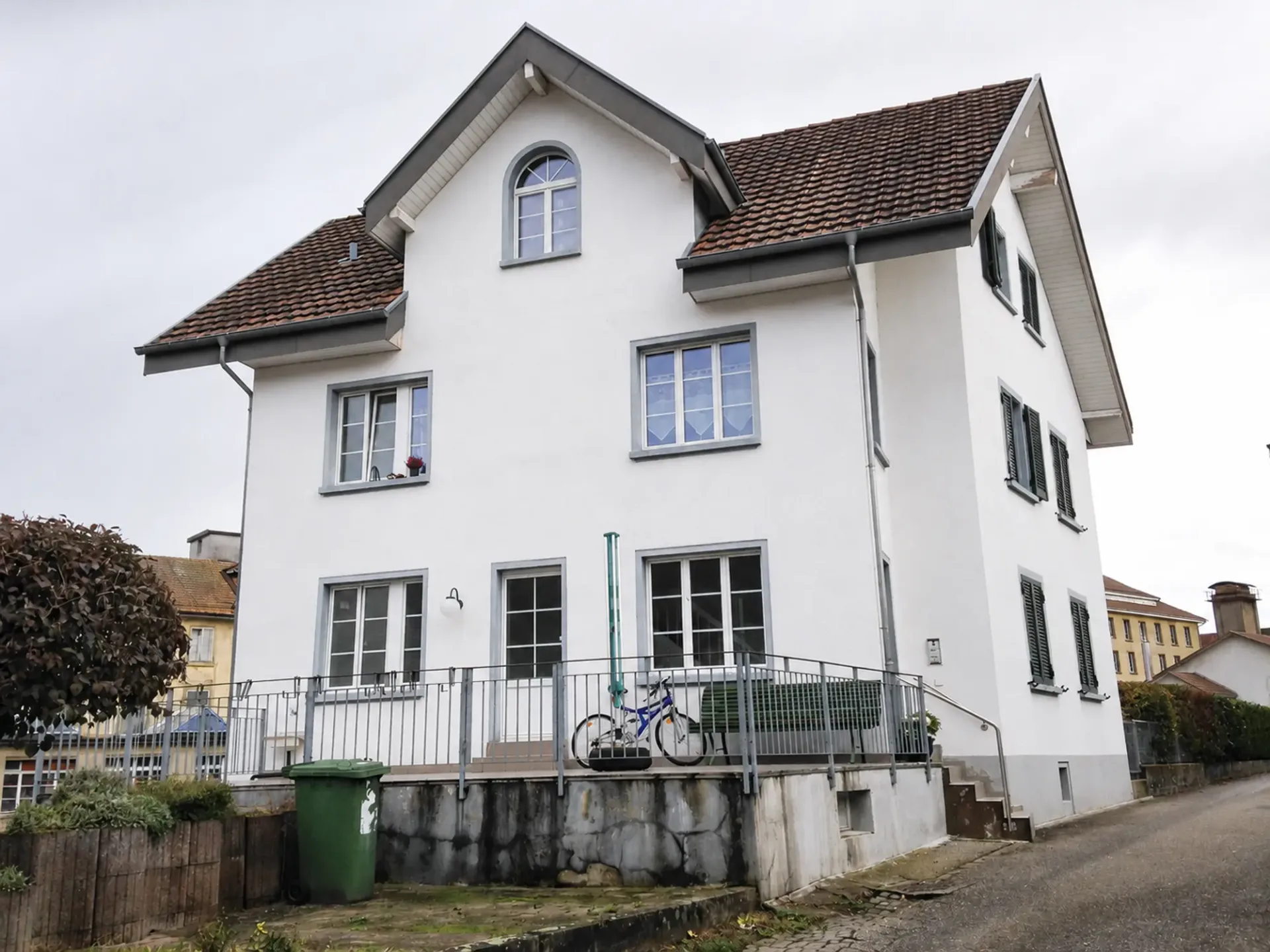 Ruhige 4-Zimmer-Erdgeschosswohnung mit grosszügigem Sitzplatz