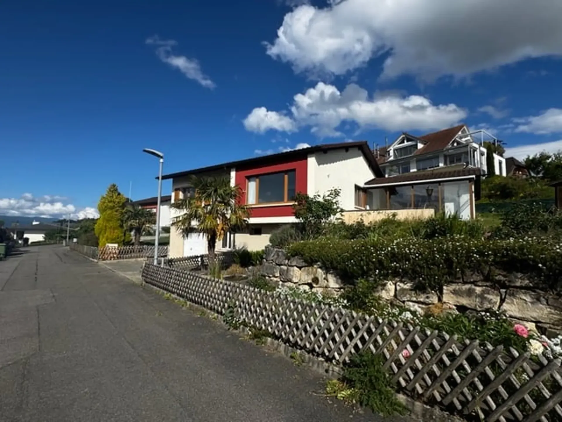 Charmantes 5-6 Zimmer Einfamilienhaus mit Seesicht und Garten in Mörigen