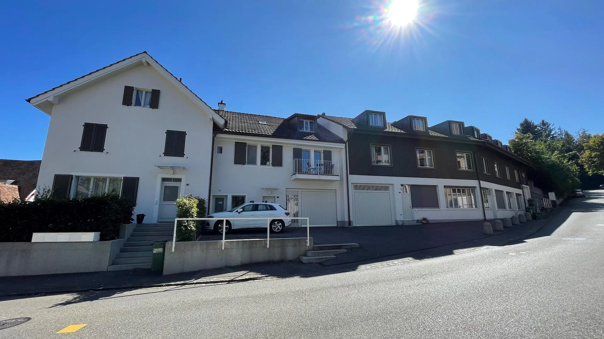 Viel Raum zum Leben. Stilvolles 5.5- Einfamilienhaus mit Lift in Dorfnähe Allschwil
