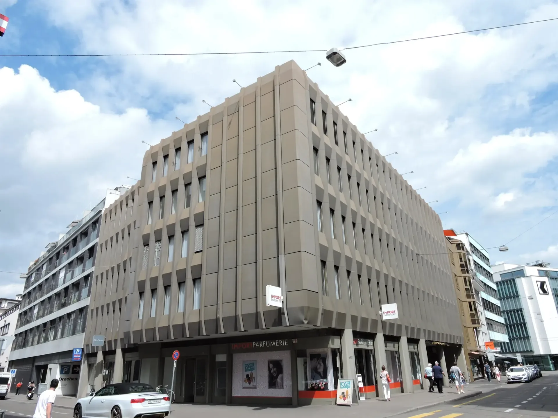 A month's rent free - Parking spaces in Aeschenvorstadt