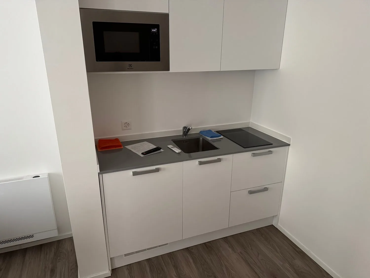 Modern furnished studio apartment in Riazzino – available immediately