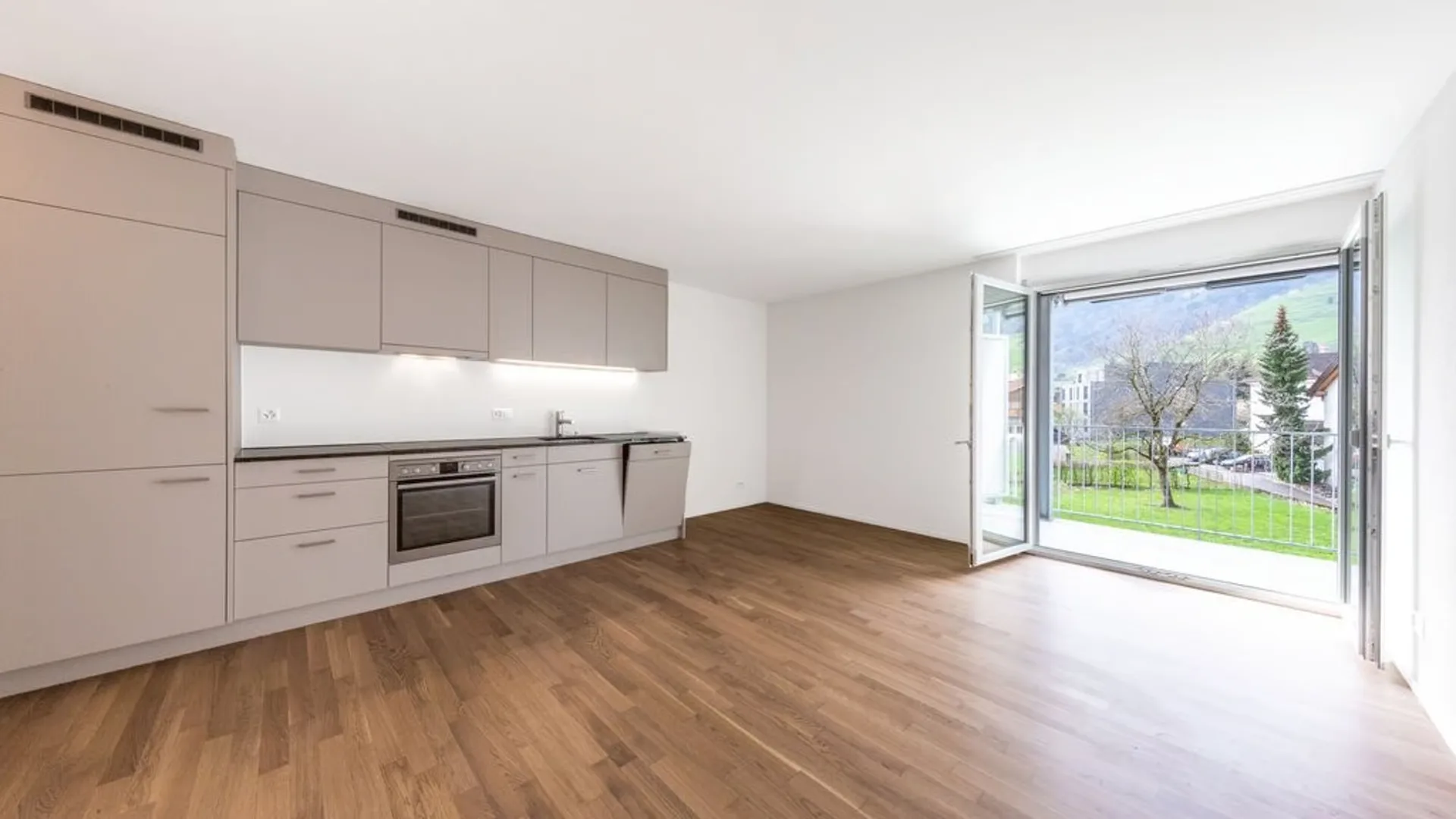 GEMÜTLICHE 2.5 ZIMMER-WOHNUNG IN GRABS
