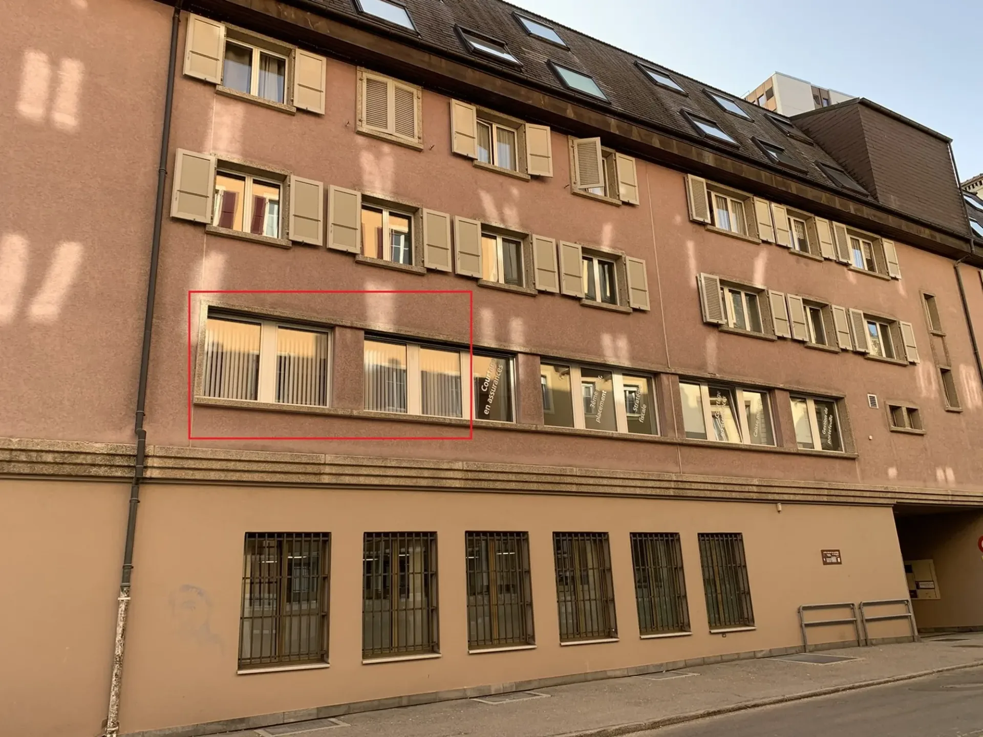 Geräumiges Büro in der 1. Etage zur Miete in La Chaux-de-Fonds