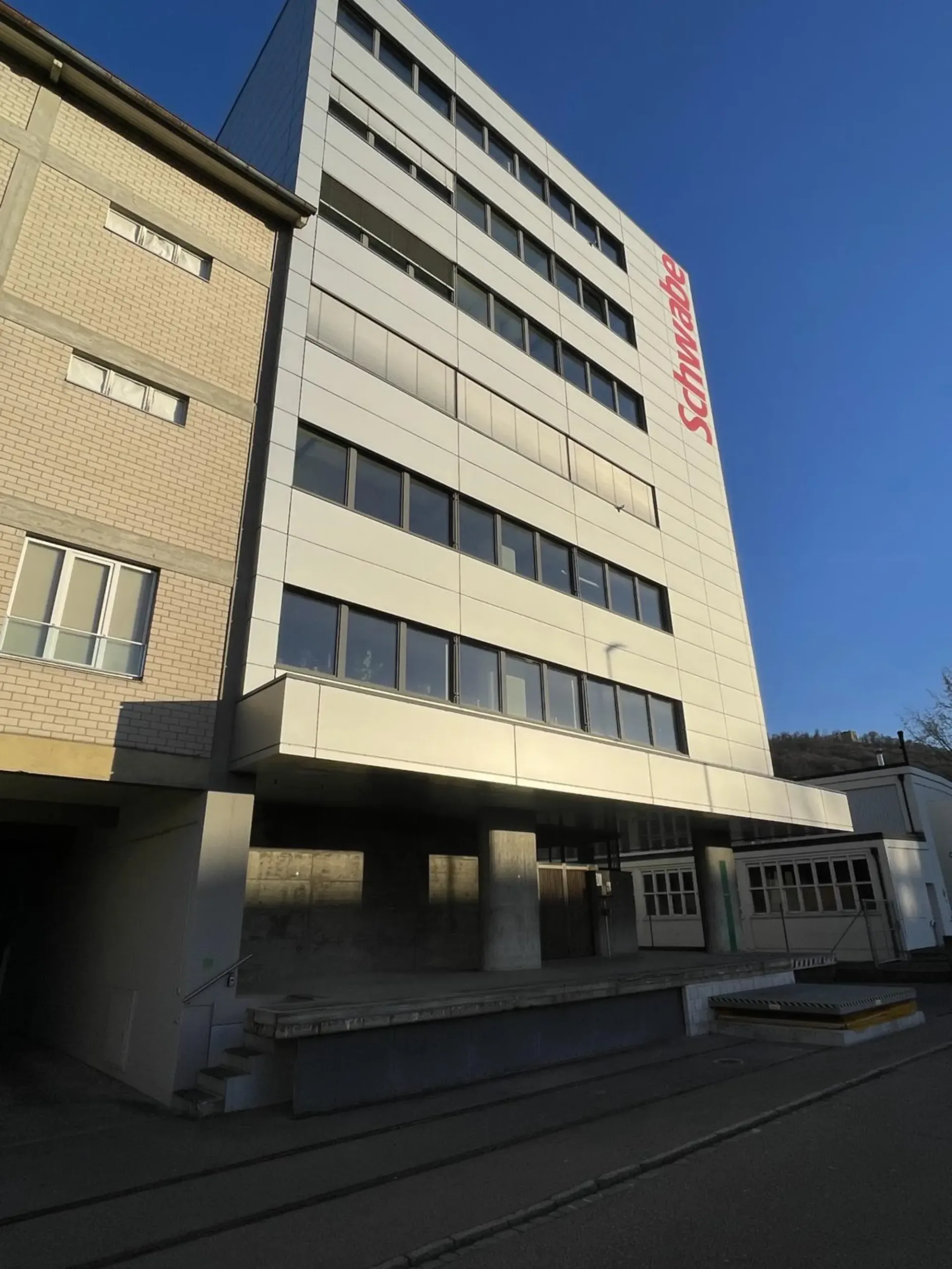 Moderne Büro-/Gewerbefläche in Muttenz zu vermieten - ca. 485m2 (Farnsburgerstrasse 8)