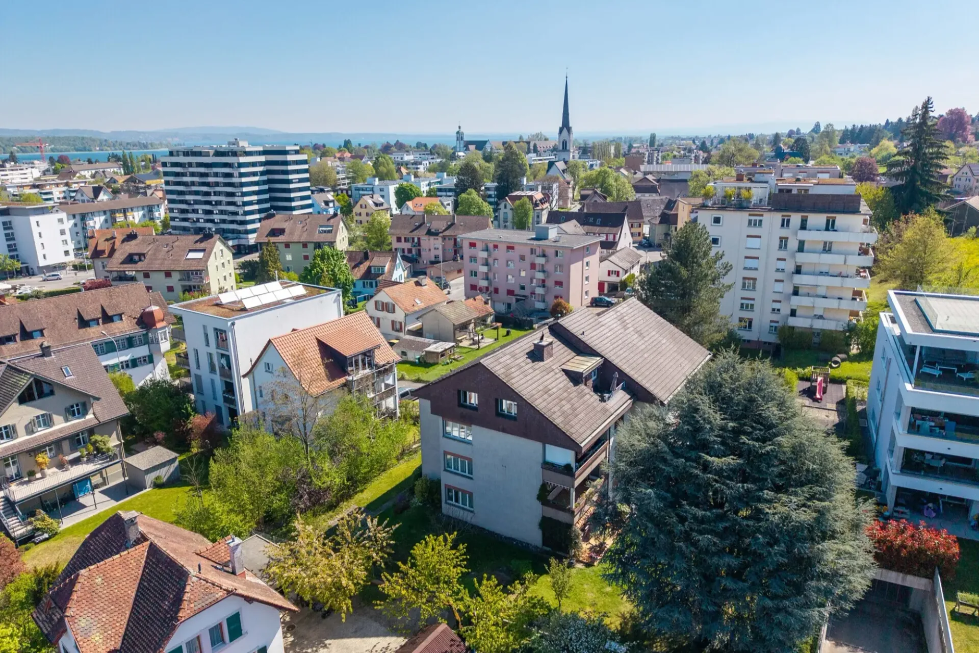 Charmante 4.5 Zimmer Wohnung mit viel Potenzial- ruhig und zentral gel