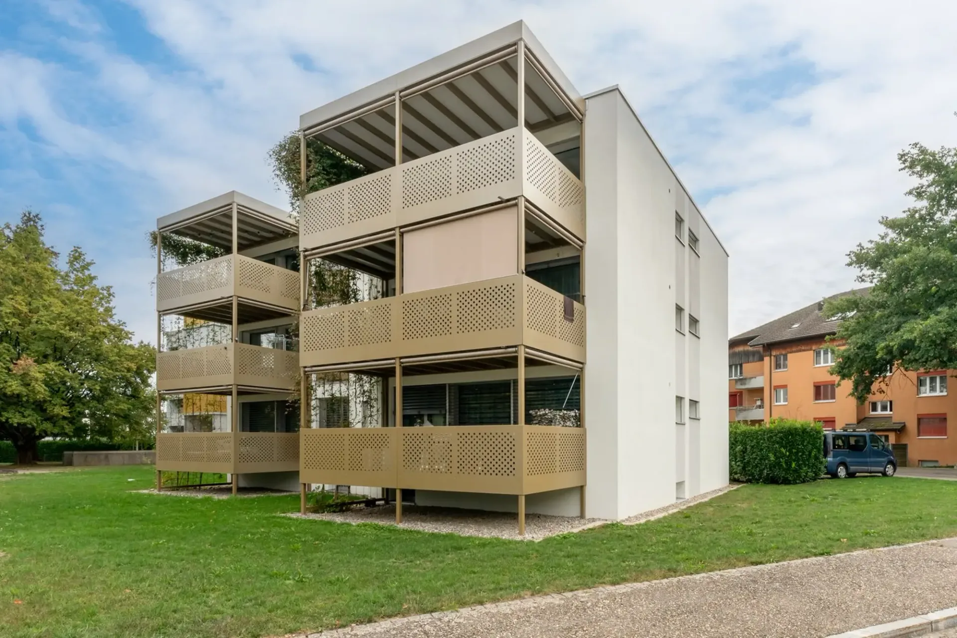 Grosse helle Wohnung an ruhiger Lage