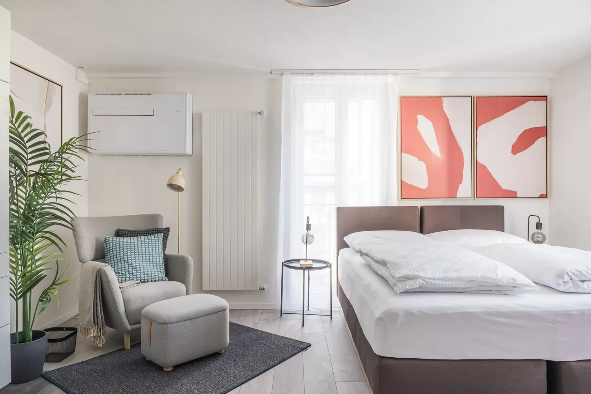 Furnished 1.5-room apartment directly at Zurich Main Station