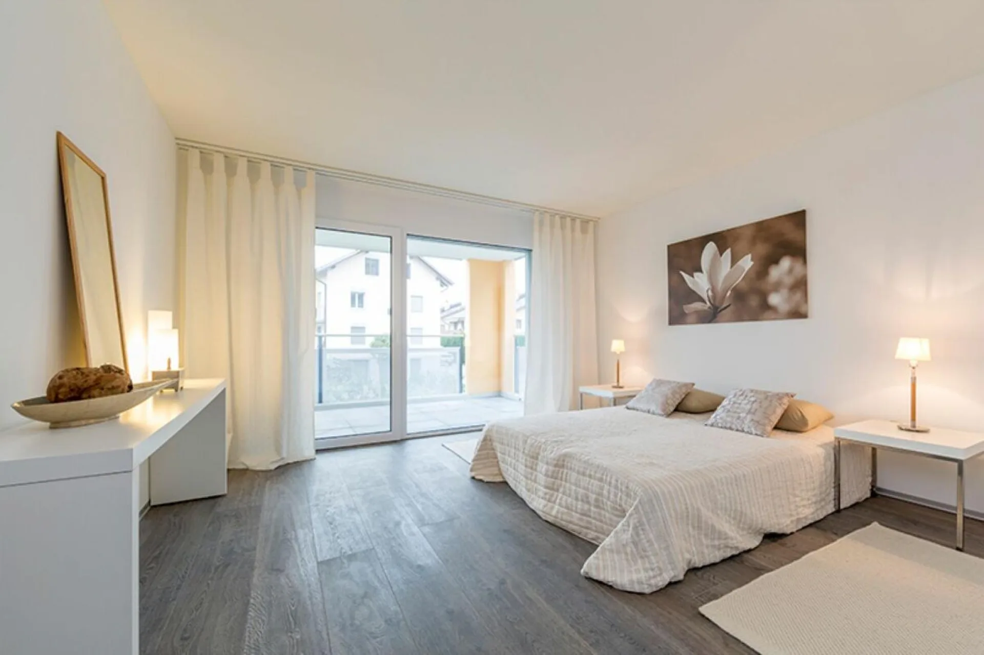 Moderne, helle Wohnung - grosse Terrasse mit Abendsonne!