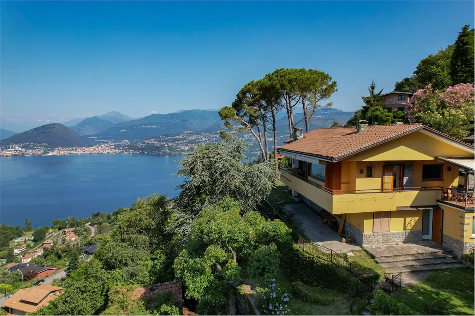 Villa zur Miete in ruhiger Lage und nahe dem Stadtzentrum