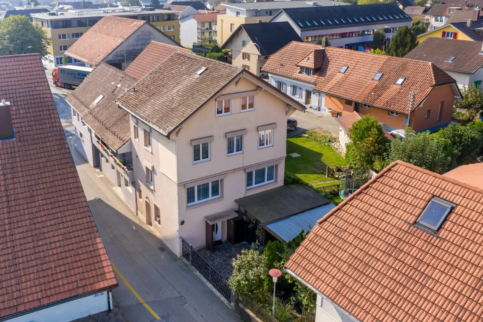 7.5-Zimmer-Einfamilienhaus mit Garten und Carport in Niederbipp