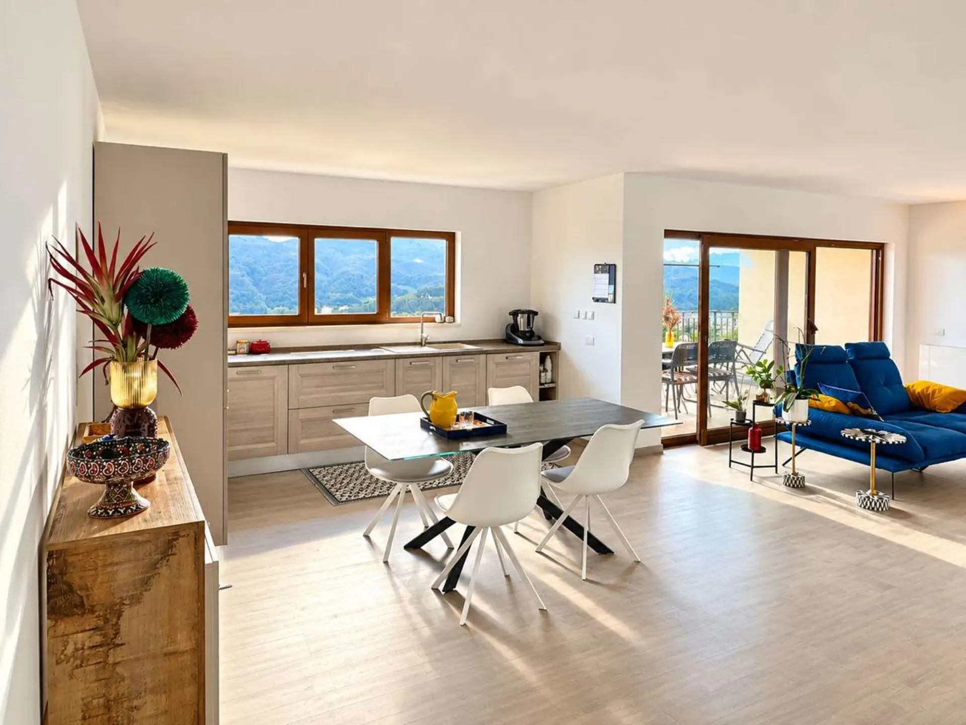 Vacallo: prächtiges 3,5-Zimmer-Duplex mit Blick auf den Comer See