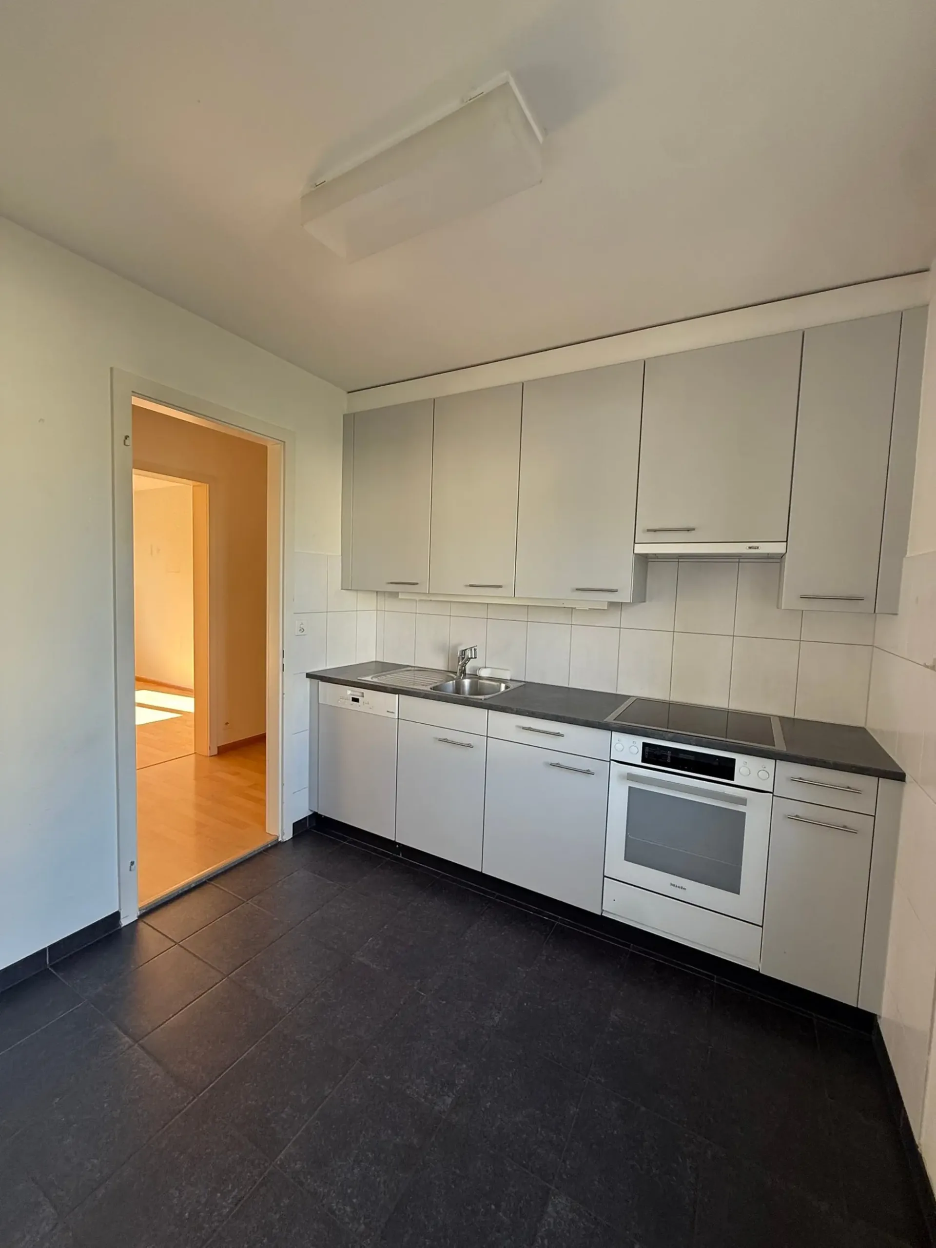 Helle 4-Zimmer-Wohnung mit Balkon in Pratteln