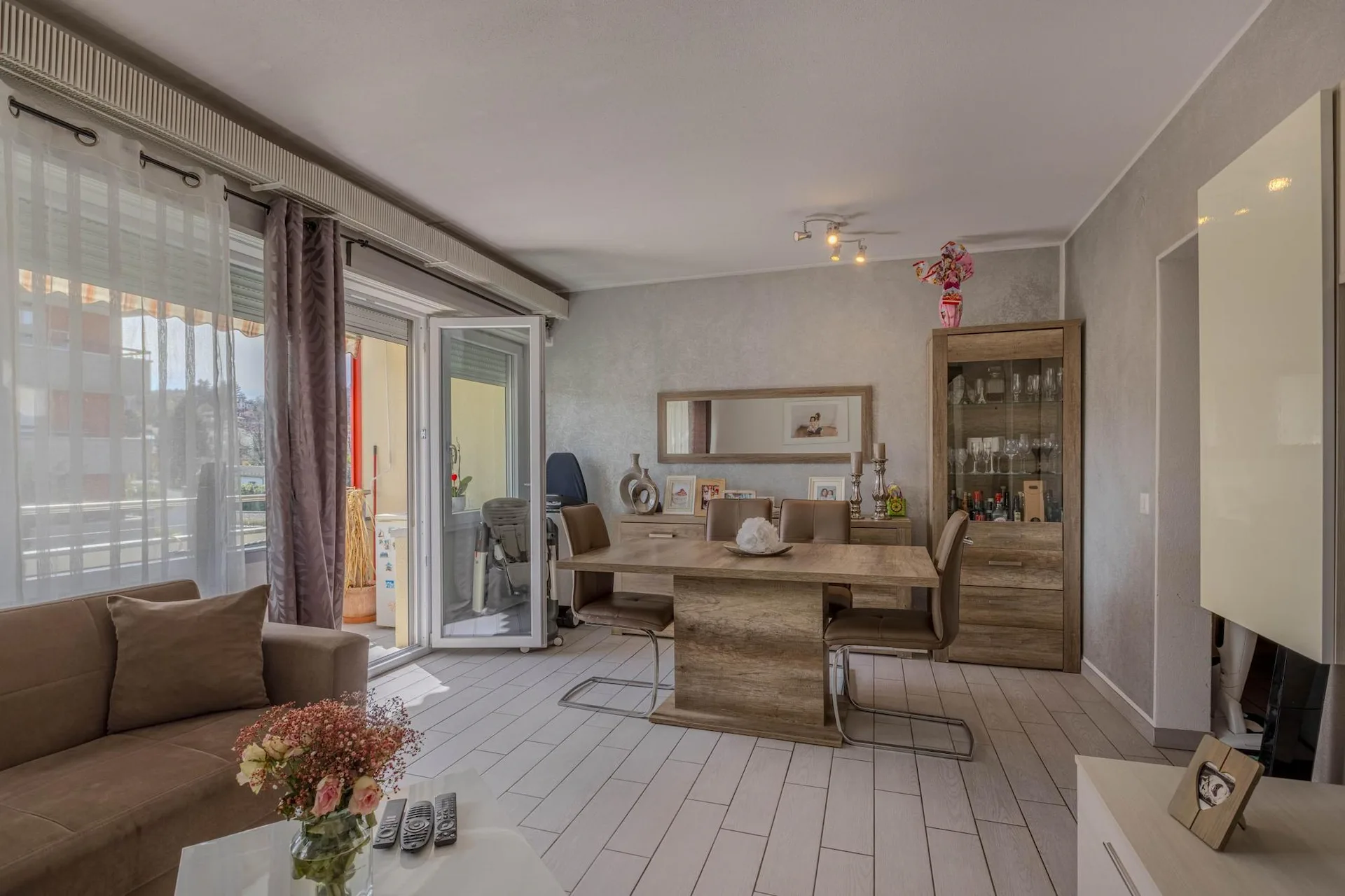 Komfortables 3.5-Zimmer-Appartement mit Balkon in Agno