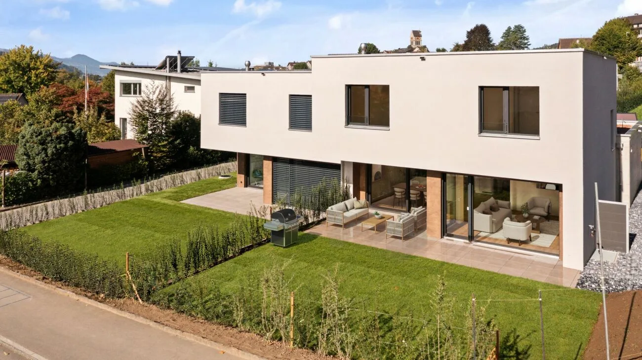 Ready-to-move-in semi-detached house with spacious garden in Uznach