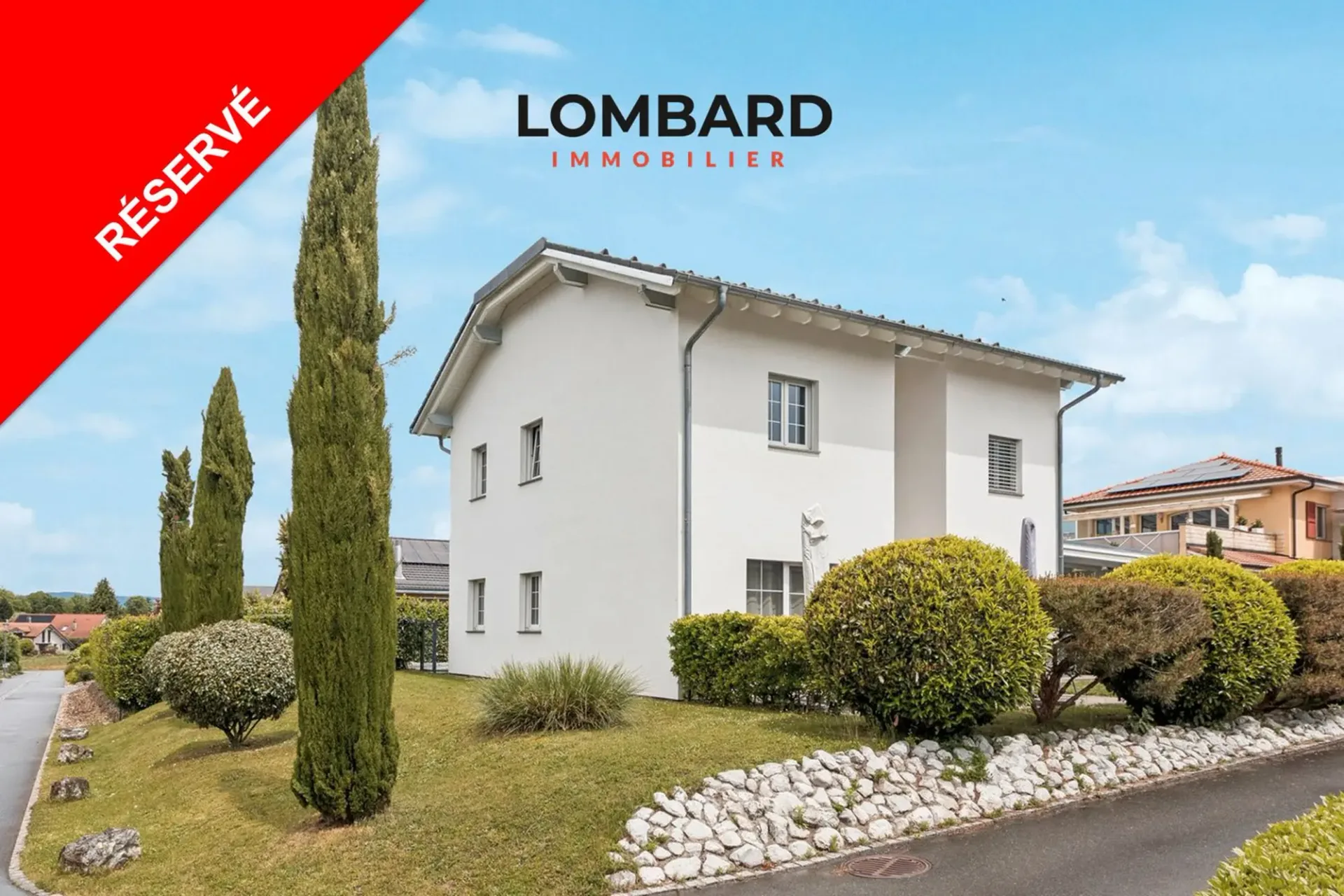***RESERVIERT*** Geräumige Einzelvilla mit Seeblick und Pool