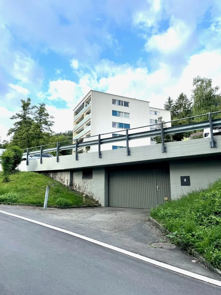 Tiefgaragenplatz in Adliswil zu vermieten