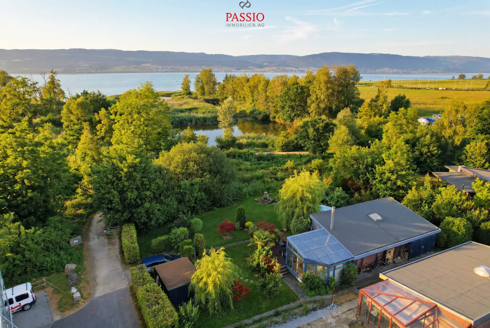 Ferienparadies mit eigenem Land direkt am Neuenburgersee
