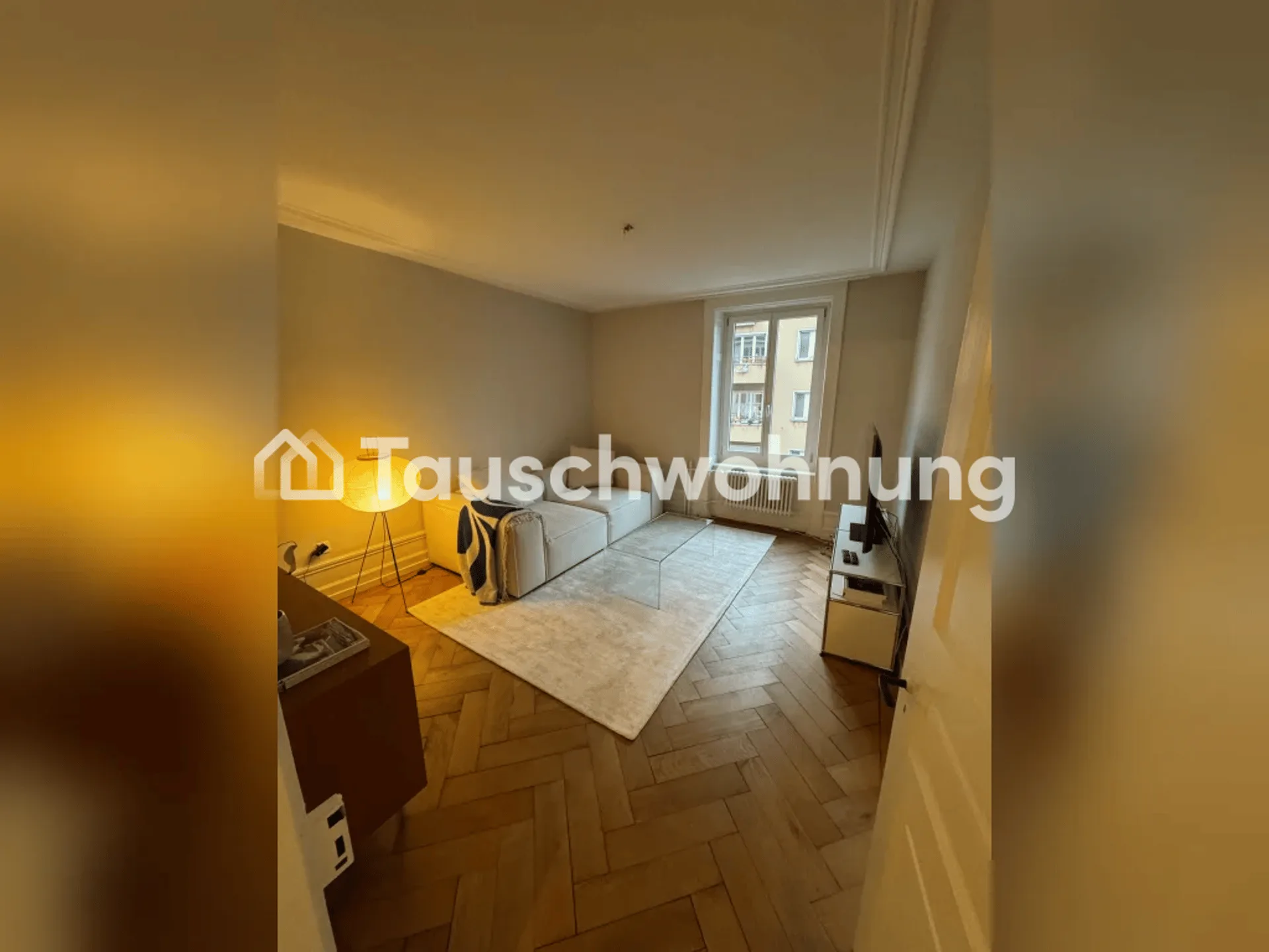Renovierte Altbauwohnung an zentraler Lage im Kreis 4