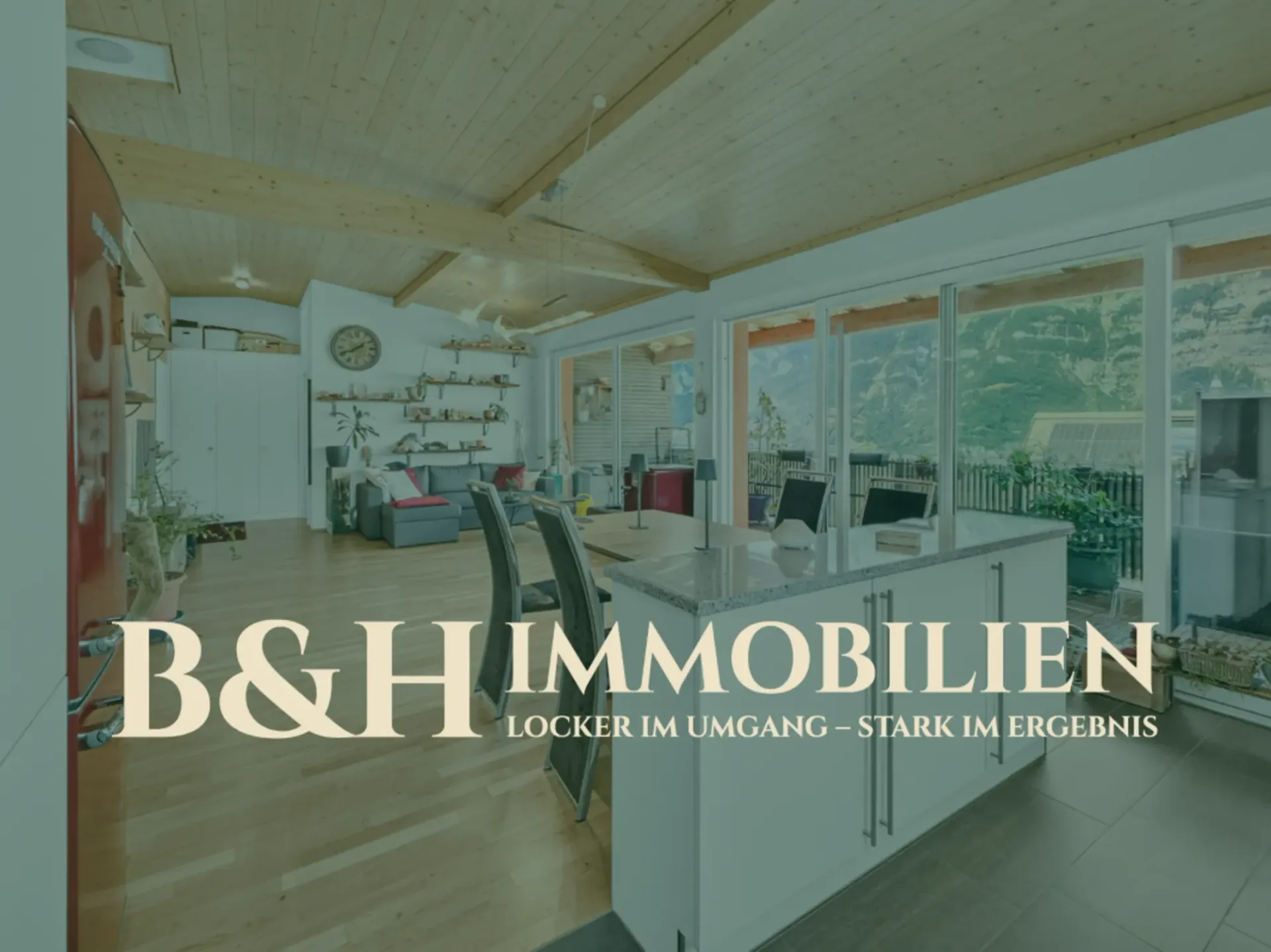 Wohnen über dem Walensee - Sonnige 3½-Zimmer-Dachwohnung mit Panoramablick