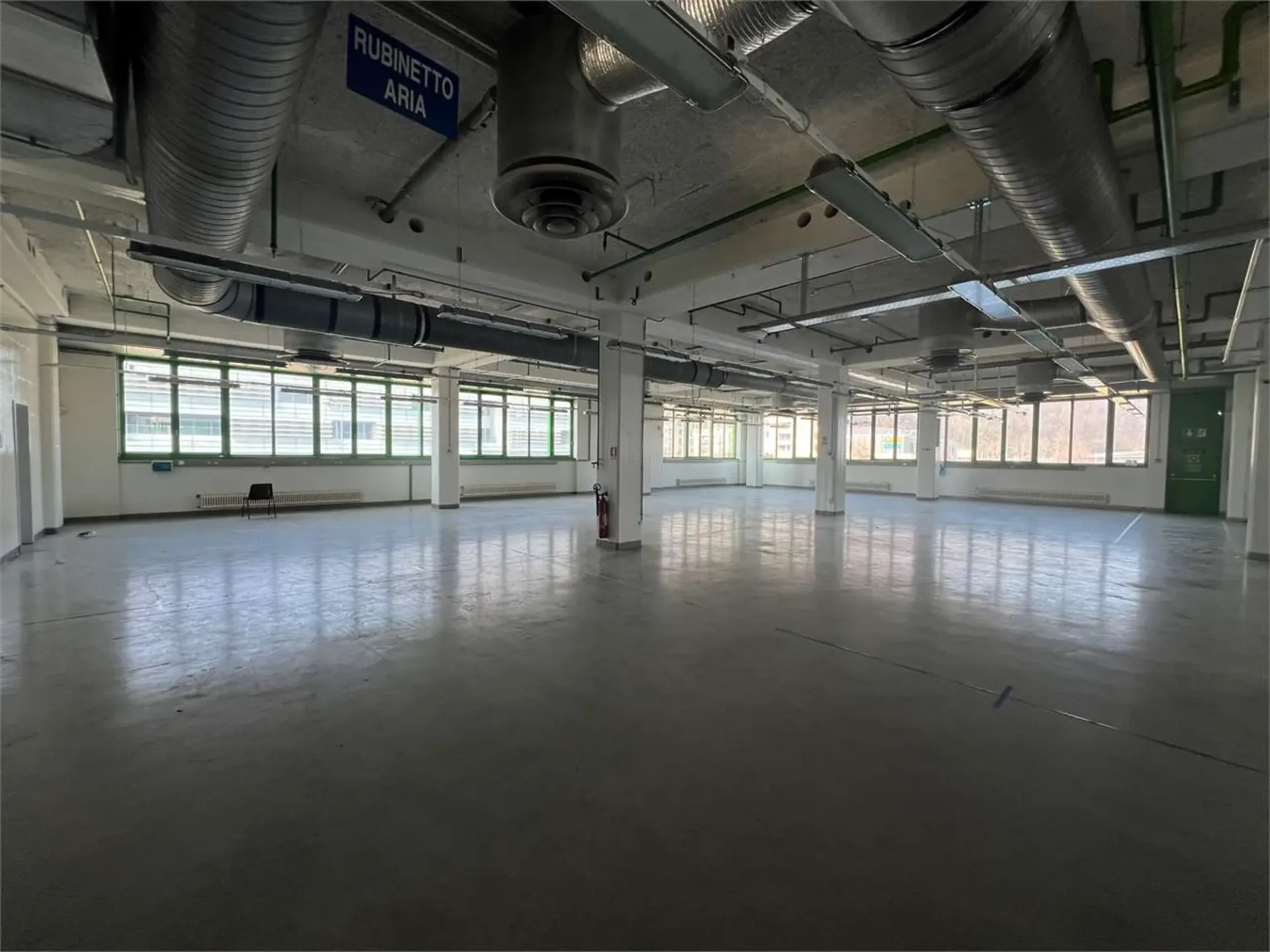 Rif. 2572 Bioggio großzügiger Gewerbe-/Bürokomplex