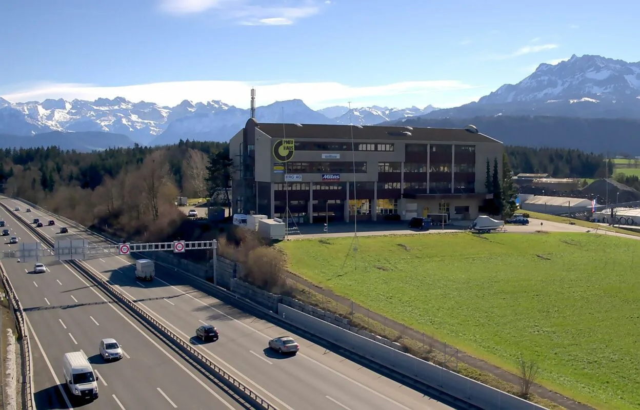 Attractive storage and service area directly on the A2 highway