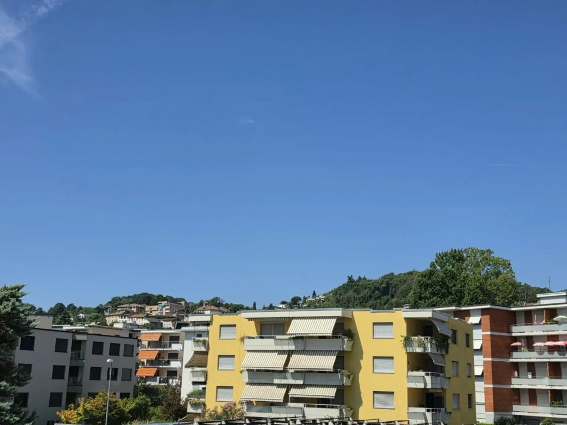Wohnung mit Möbeln in optimaler Lage
