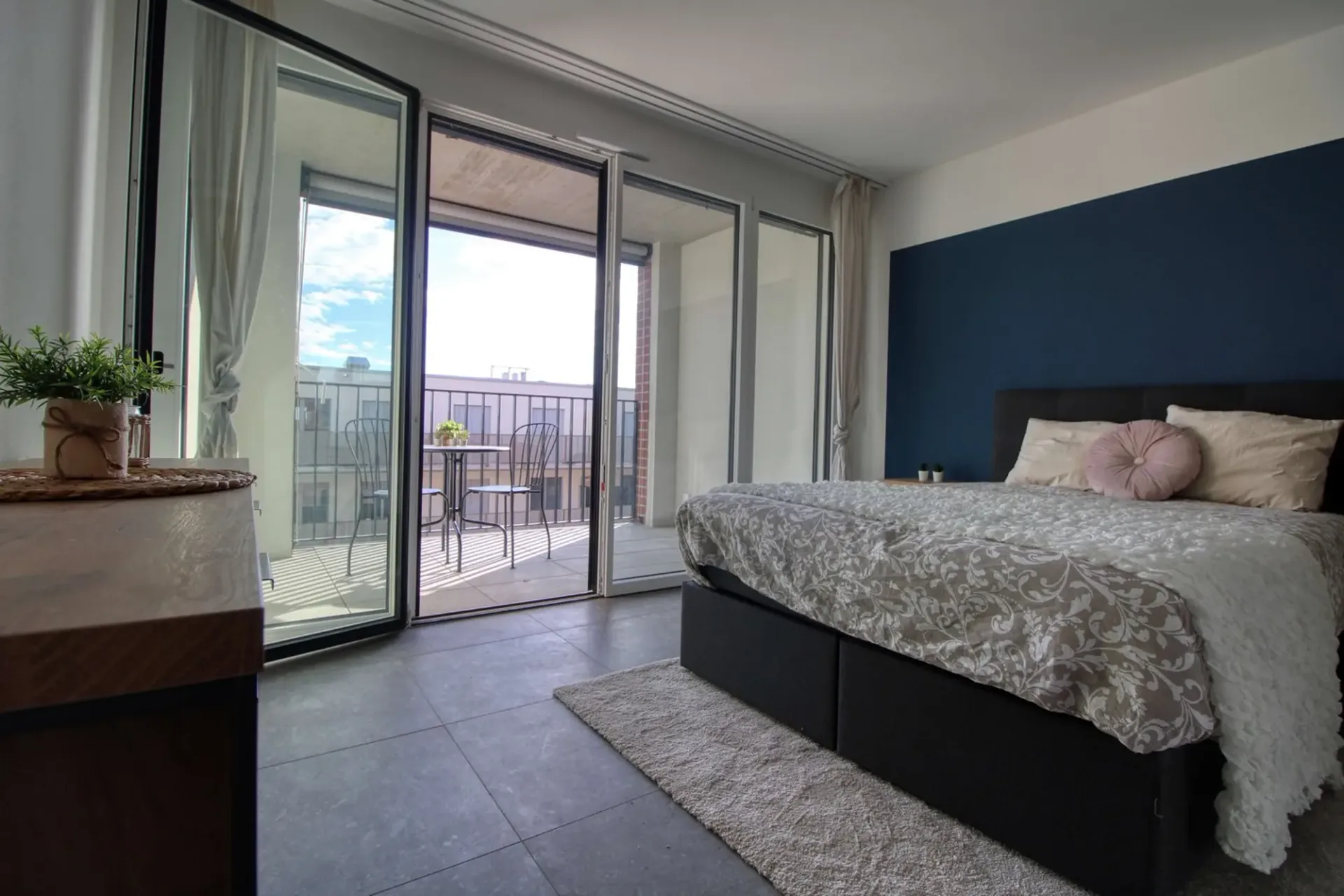 Appartement vivant spacieux à Crissier avec balcon privé