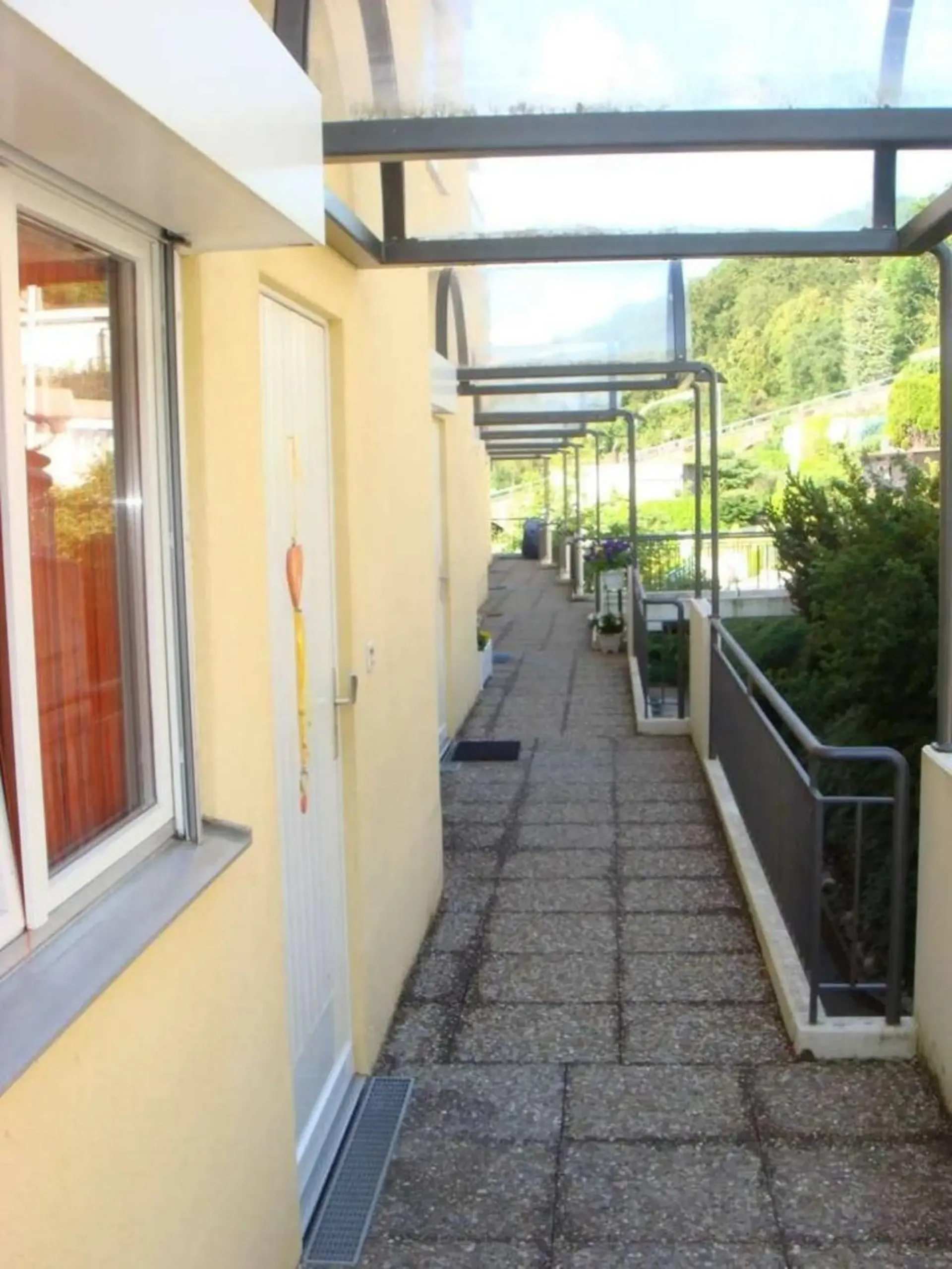 Innenparkplatz in einem Sammelgarage