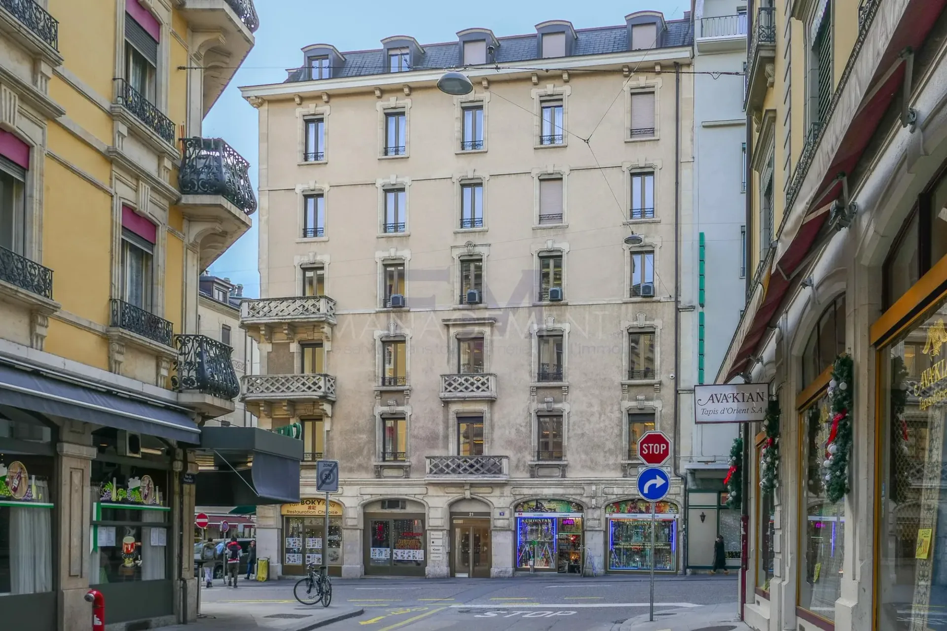 Rue des Alpes ? Büros ca. 244 m² im 2. Stock
