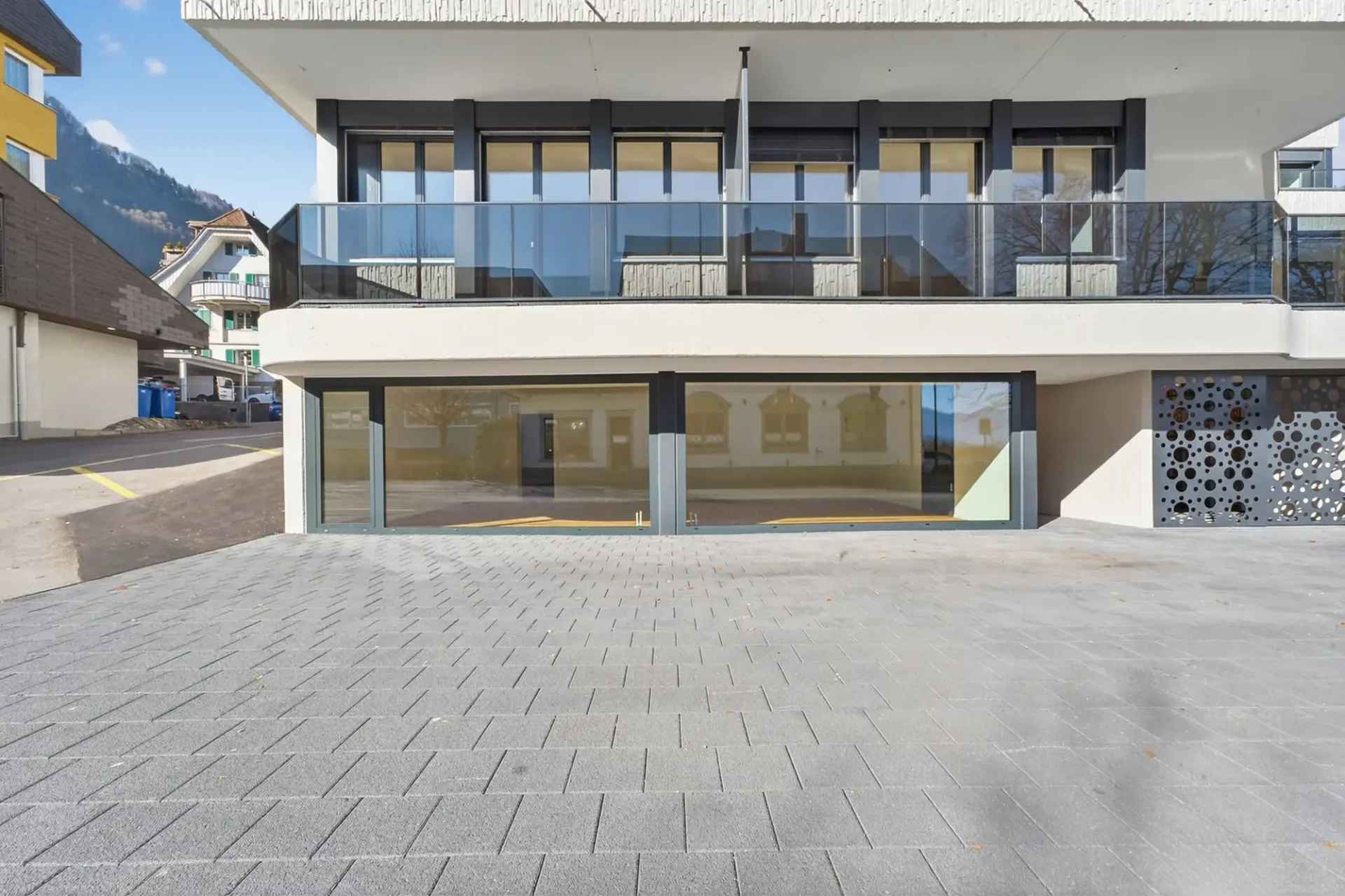 Attraktive Gewerbefläche am Dorfplatz in Hergiswil