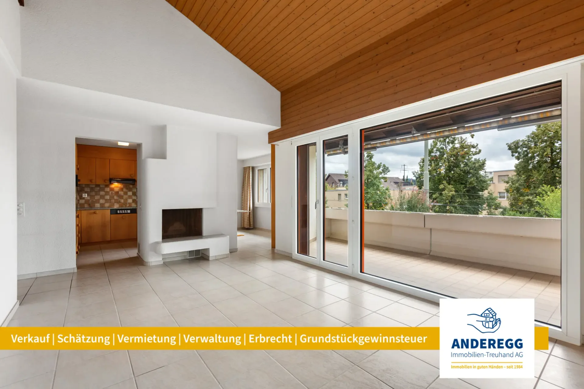4.5-Zi.-Wohnung im OG mit vielseitigem Mehrzweckraum im DG und Garage