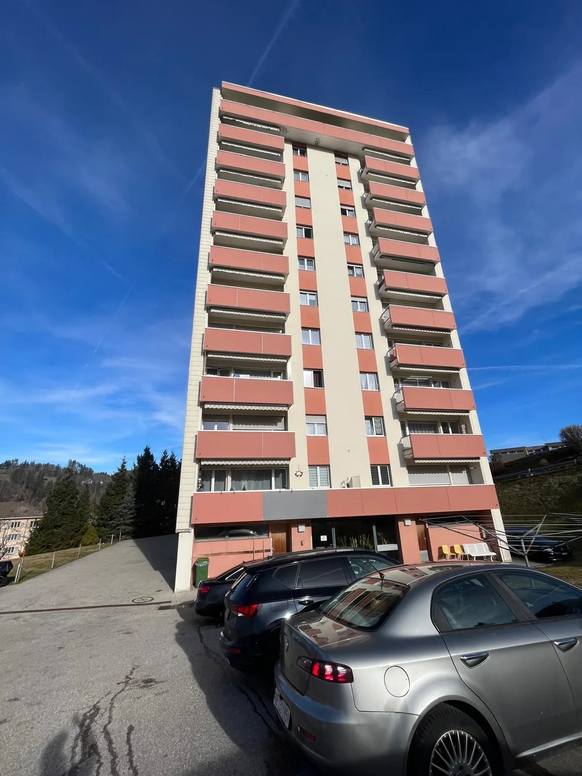 Helles 4-Zimmer-Wohnung mit Balkon!