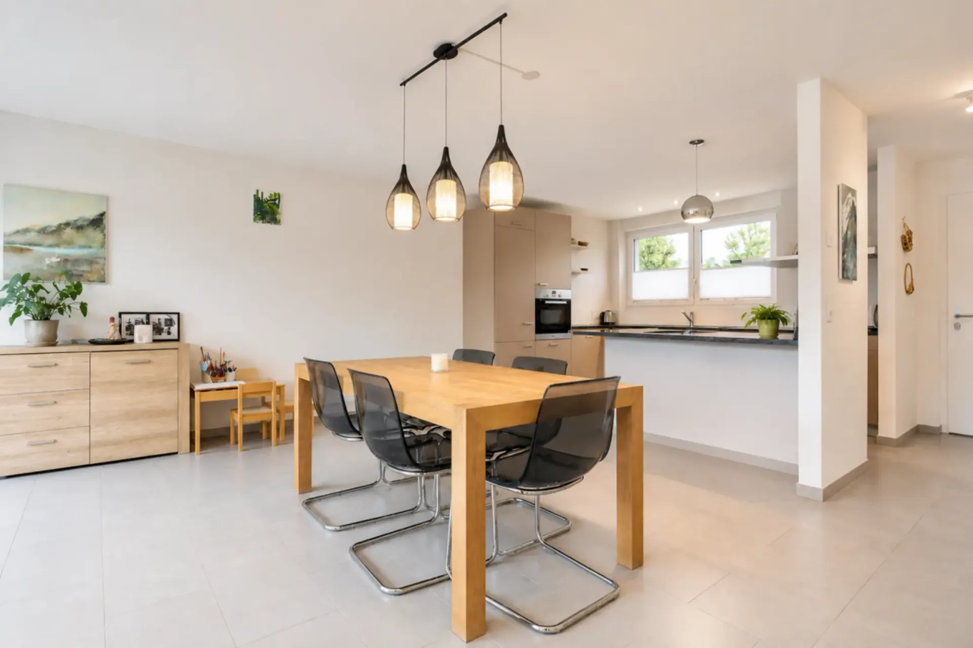 Sehr großes 5.5-Zimmer-Apartment mit Garten