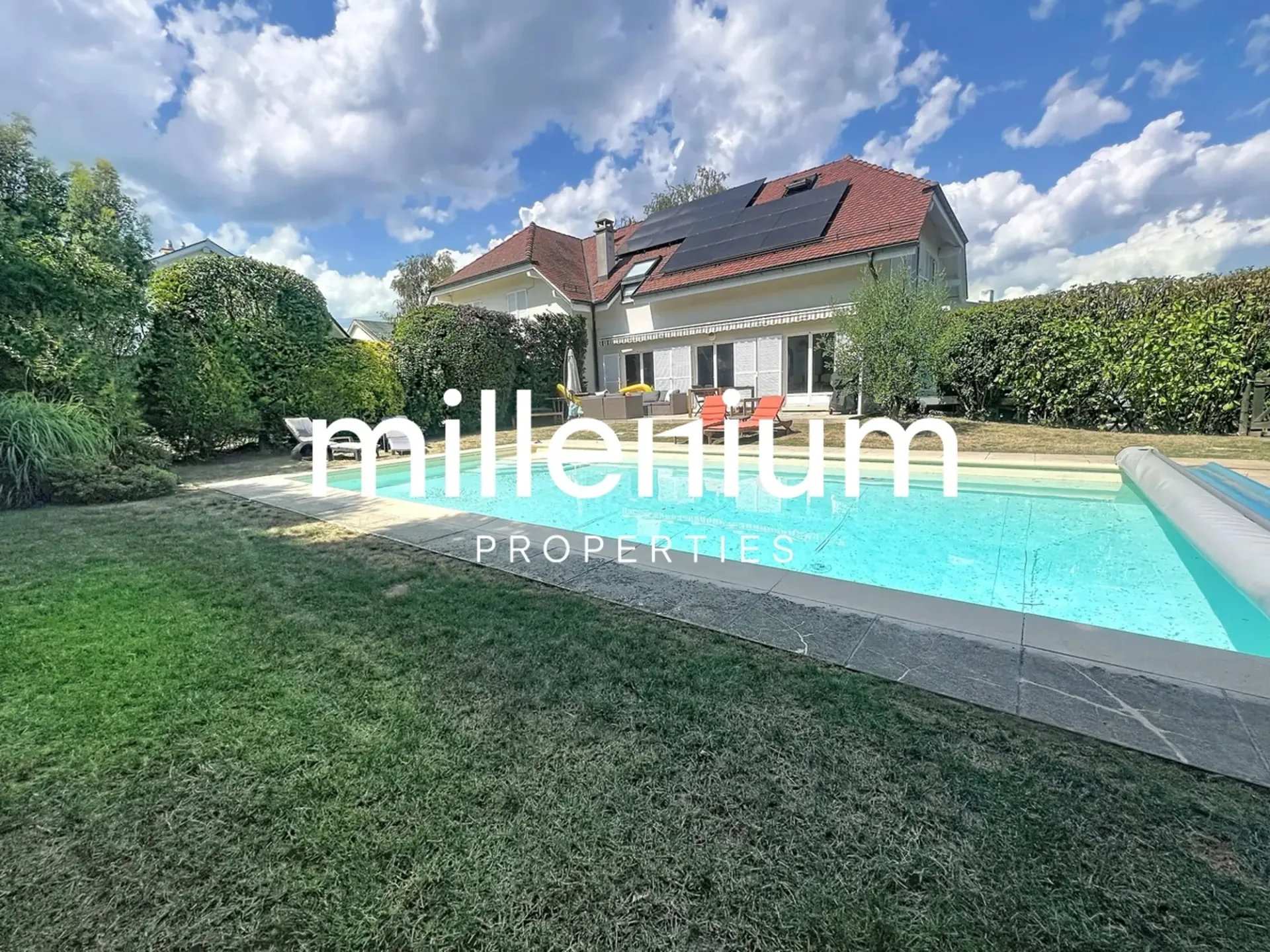 Wunderschönes Reihenhaus in Bogis-Bossey mit 170m2 Garten und Pool