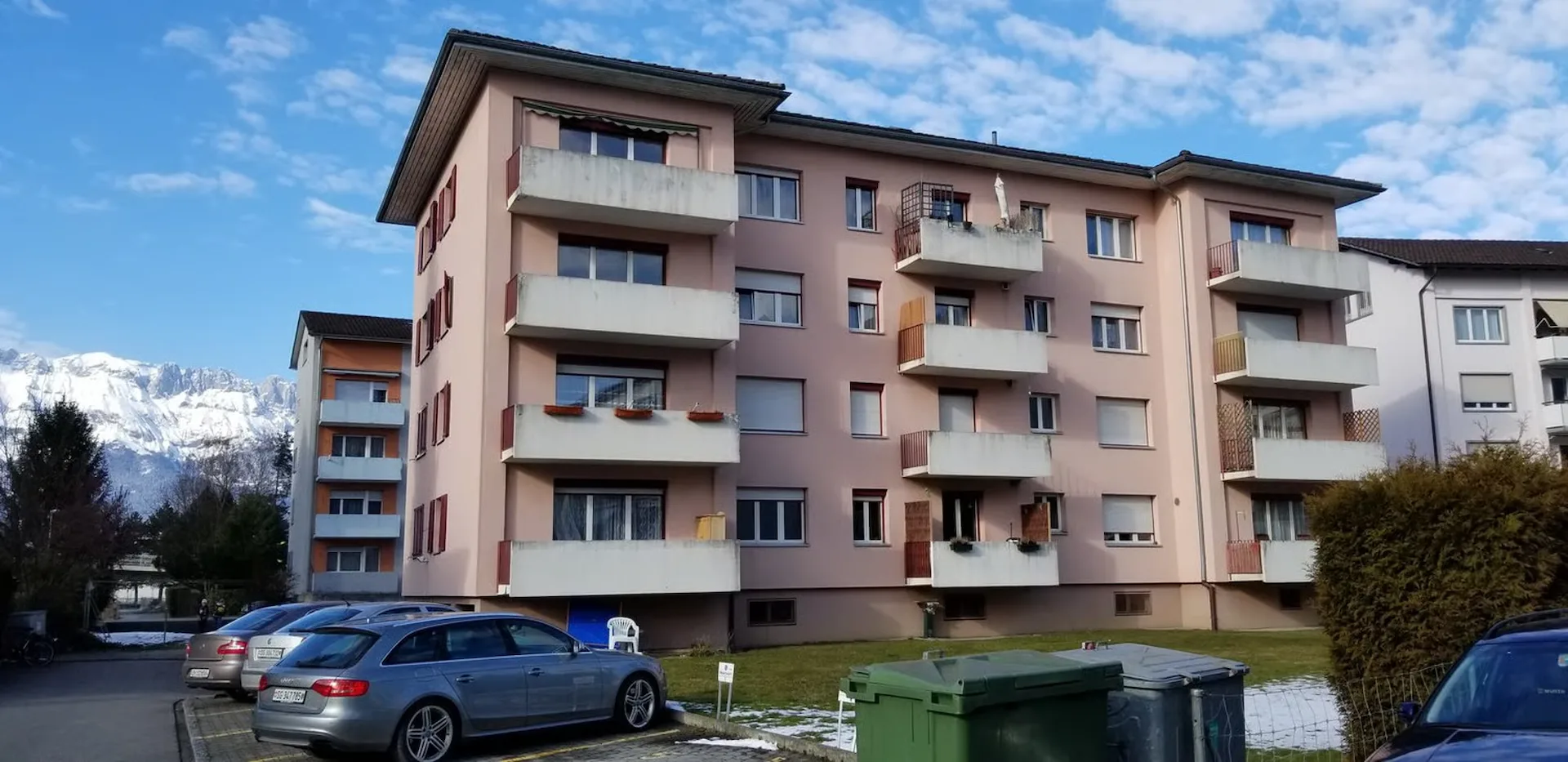 Top-modern und gemütlicher Balkon mit Bergsicht!