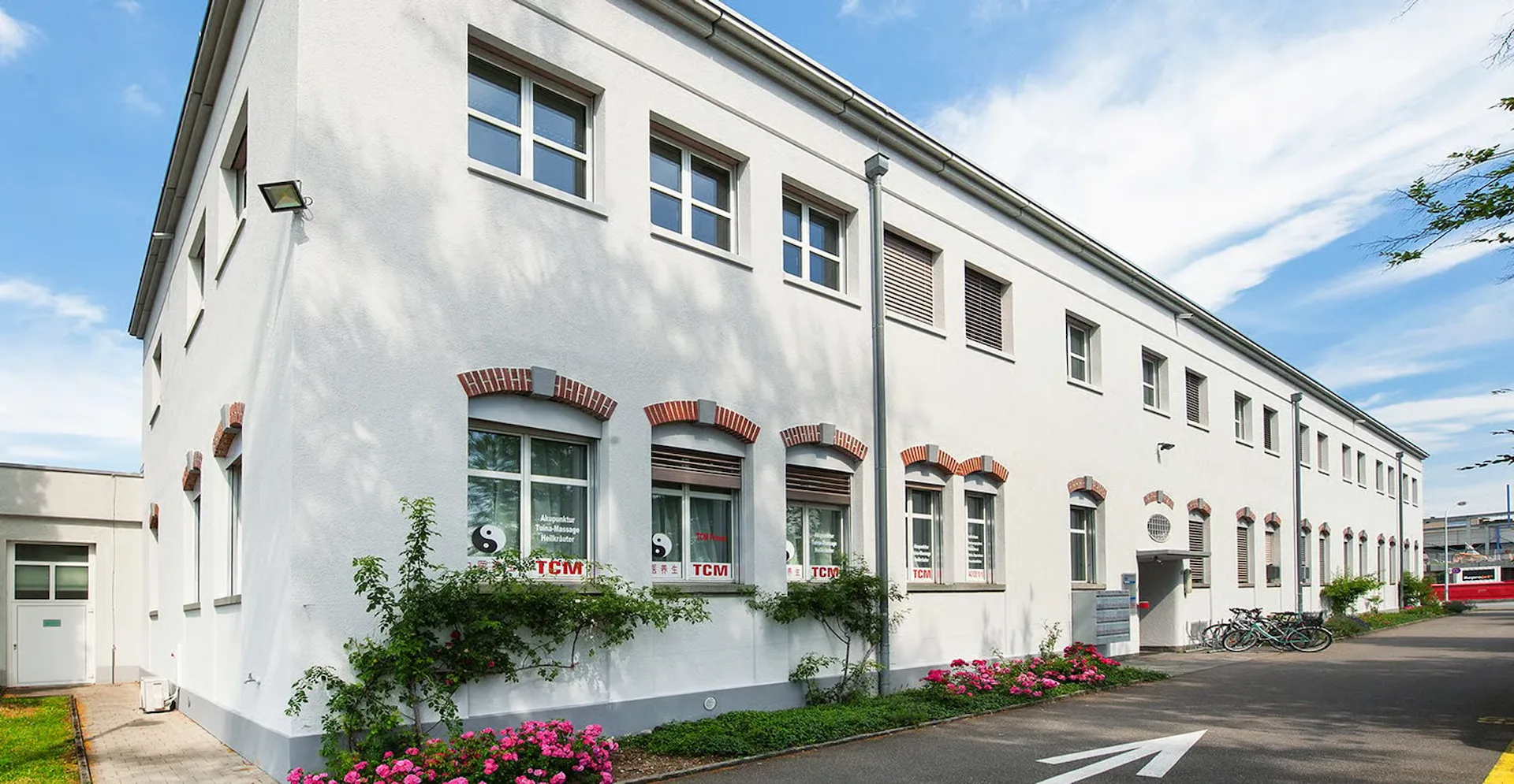 Büro-/Praxisraum im Erdgeschoss zu vermieten