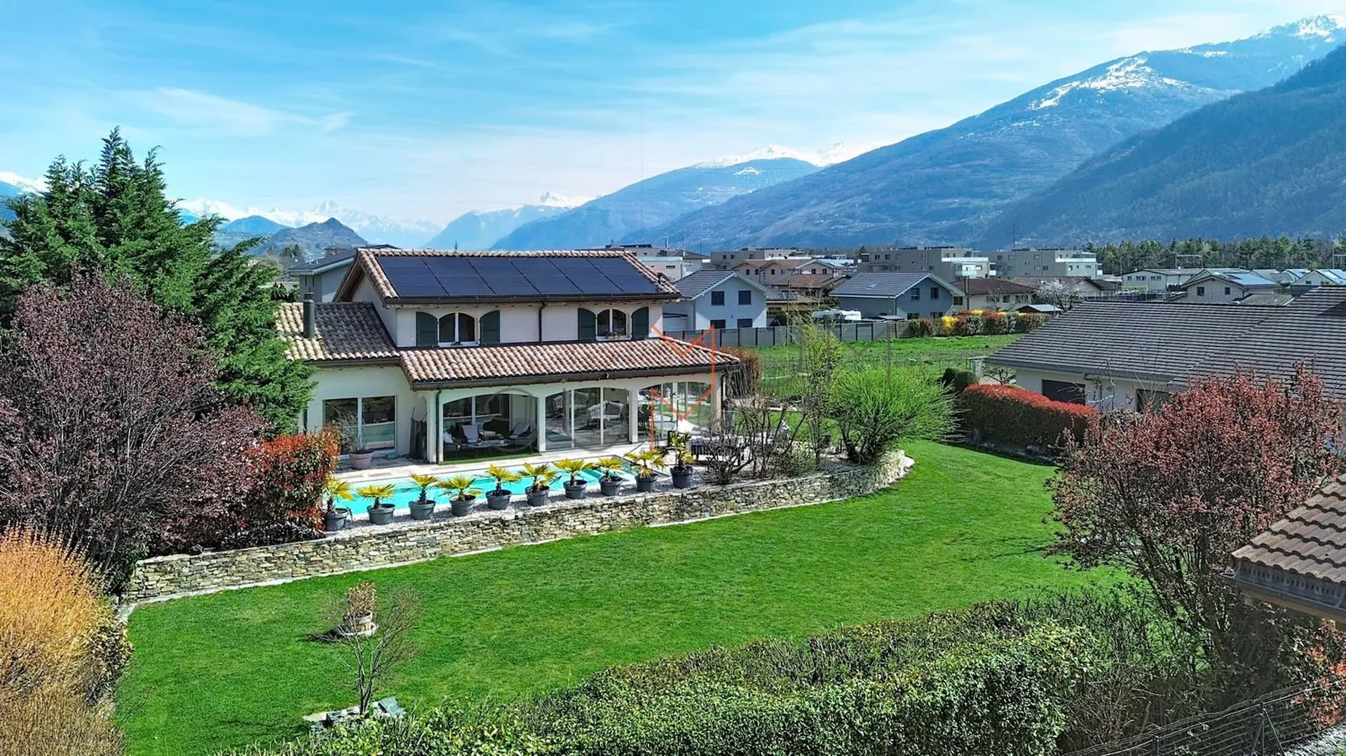 Ardon - Magnifique villa de 5 pièces avec piscine
