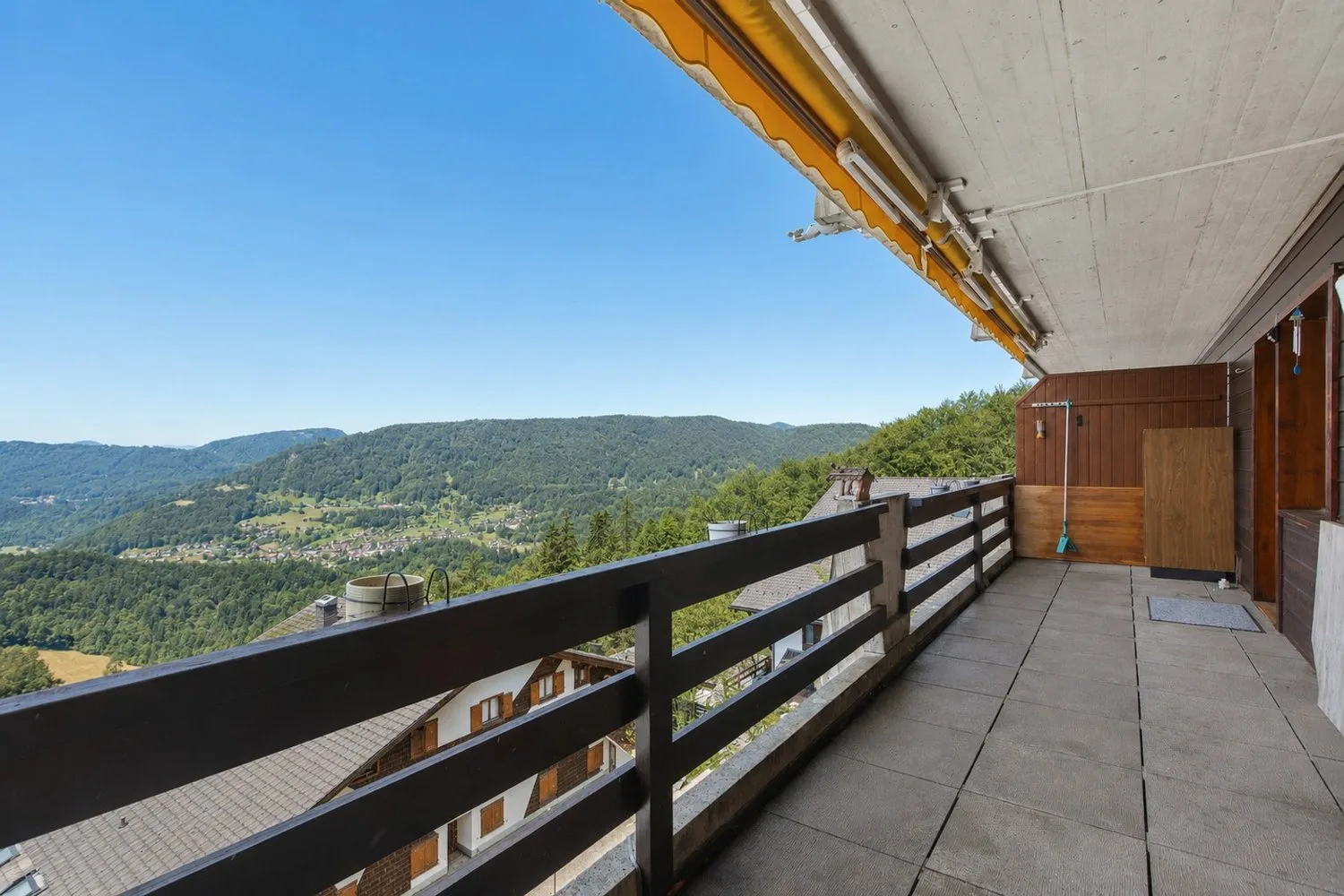 Large bright apartment 115 m² with magnificent view of Mont-Blanc