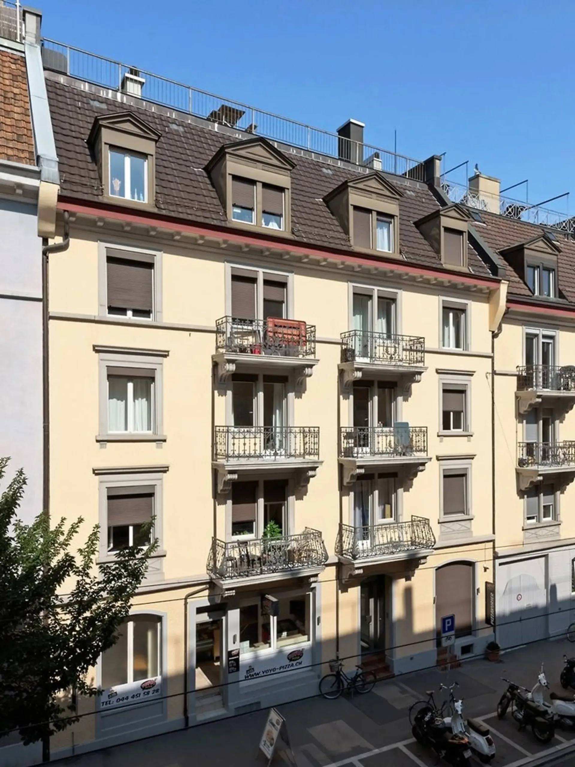 Appartement de vieille construction rénové près de Goldbrunnenplatz