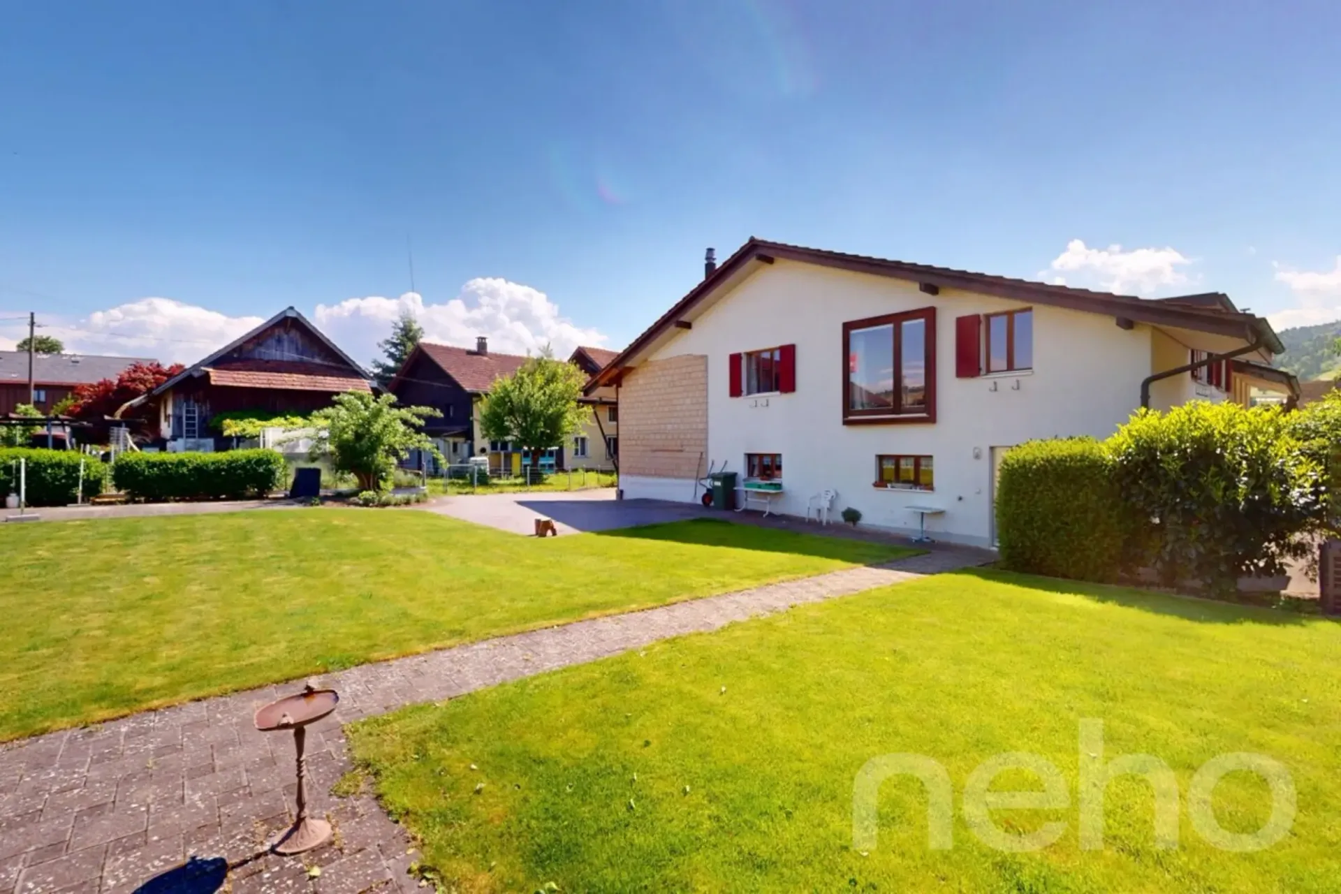 Familienfreundliches Haus mit grossem Grundstück und Ausbauoptionen