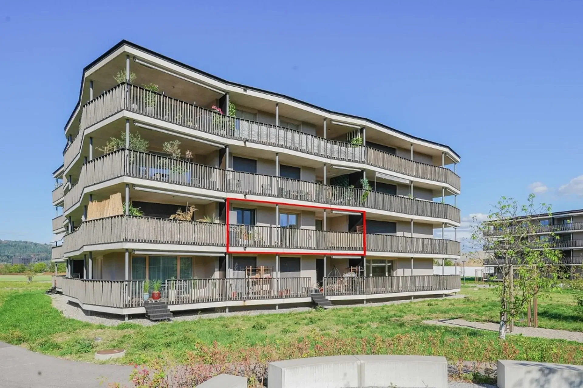 Zeitgemässer Wohngenuss - tolle Lage: 2.5 Zimmer-MINERGIE-Wohnung, 1. OG mit Lift
