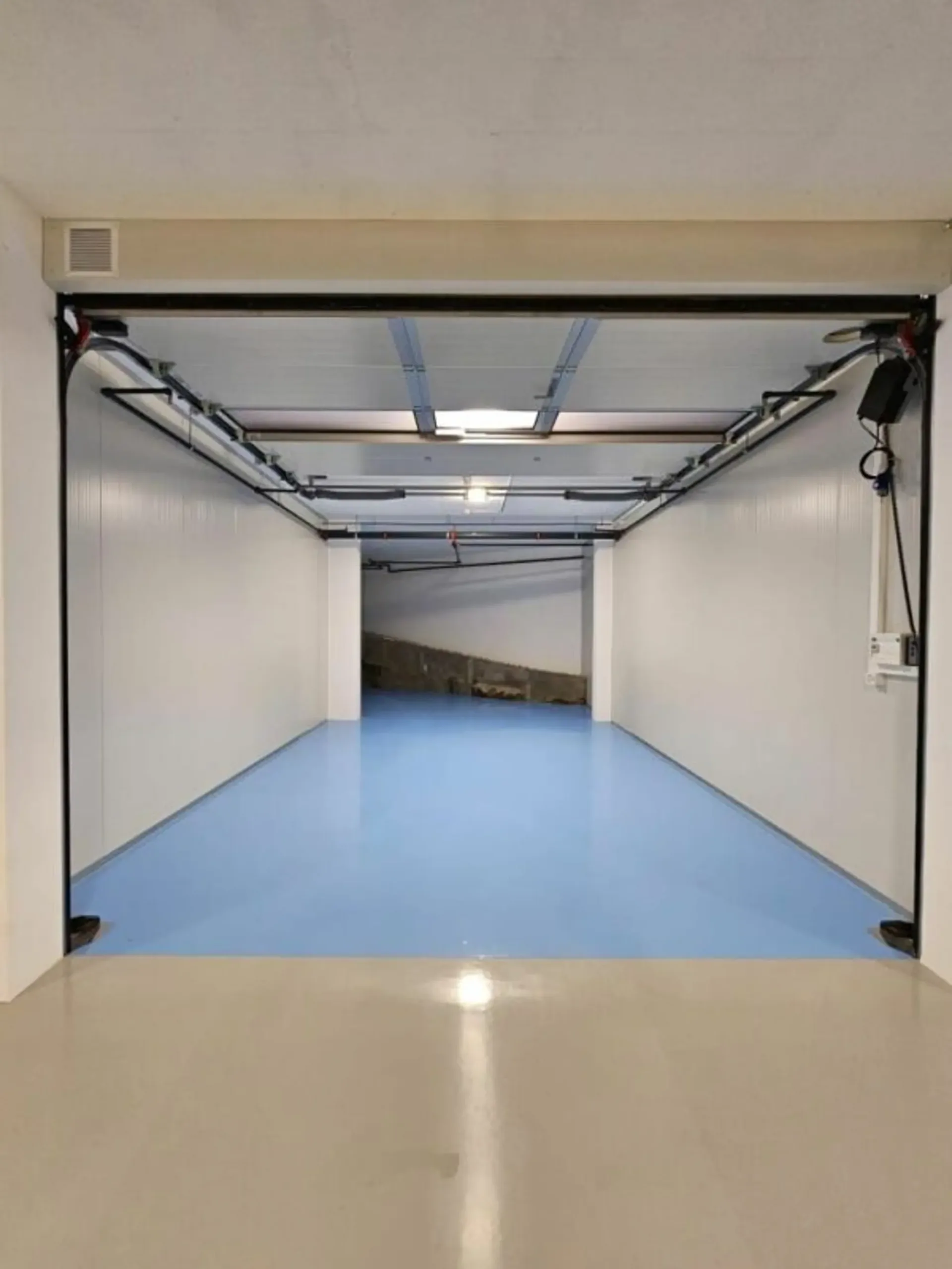 Halle 46 m2 in Villeneuve VD